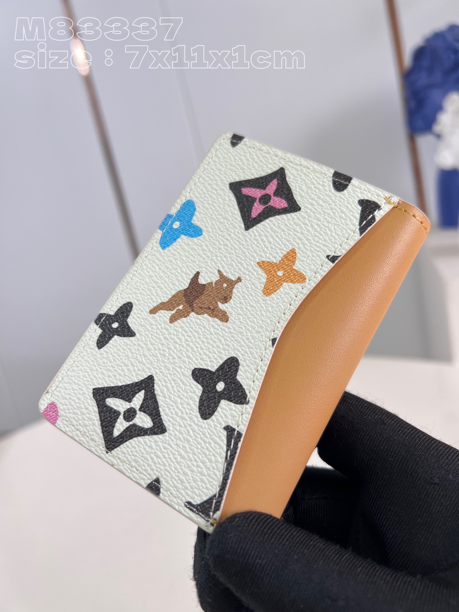 顶级原单M83337白本款口袋钱夹融合MonogramCraggy帆布和牛皮革饰边展现Tyler对Mon