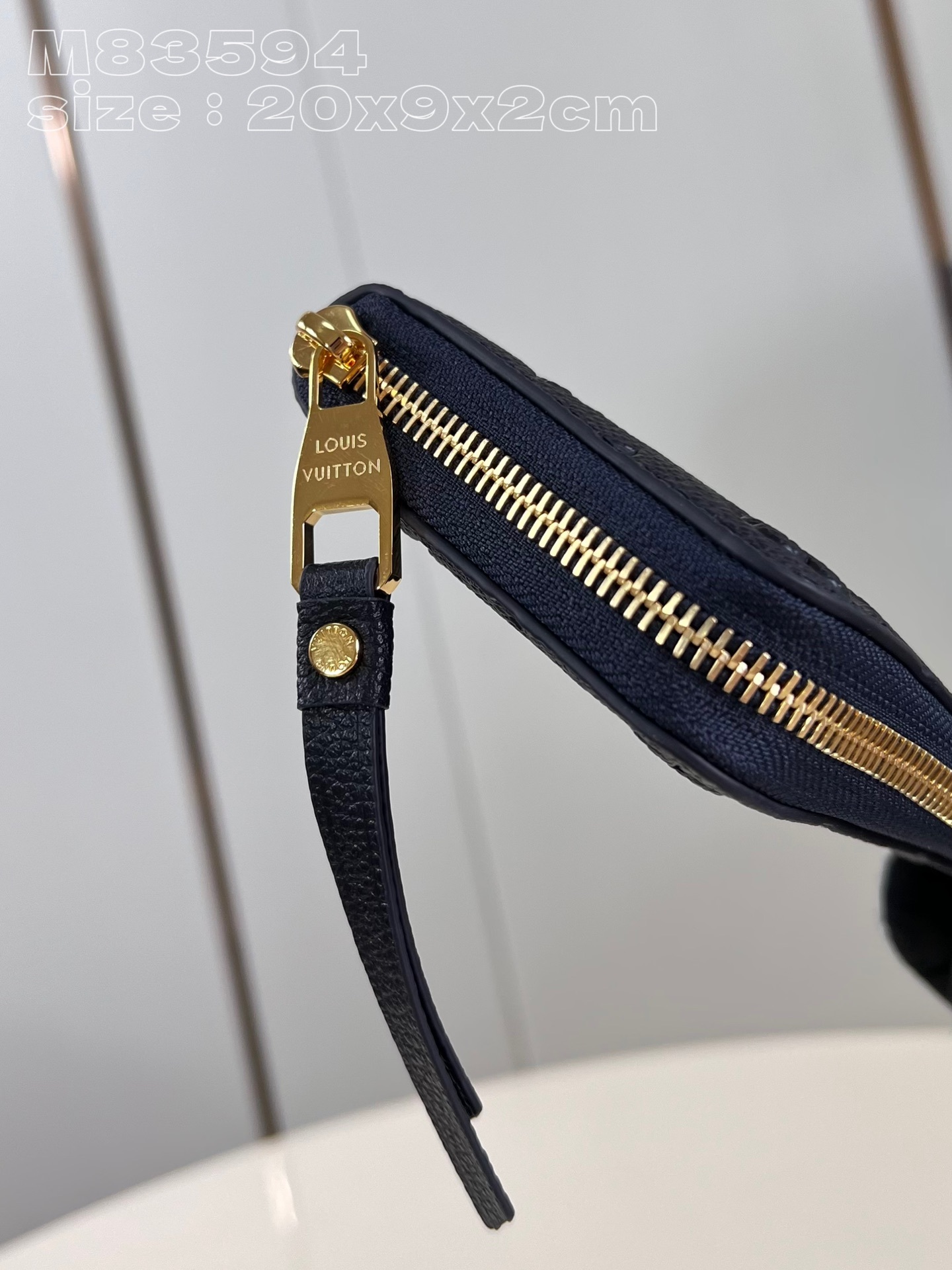 顶级原单M83594深蓝压花這款Clémence錢包選用MonogramEmpreinte柔軟粒面皮革重