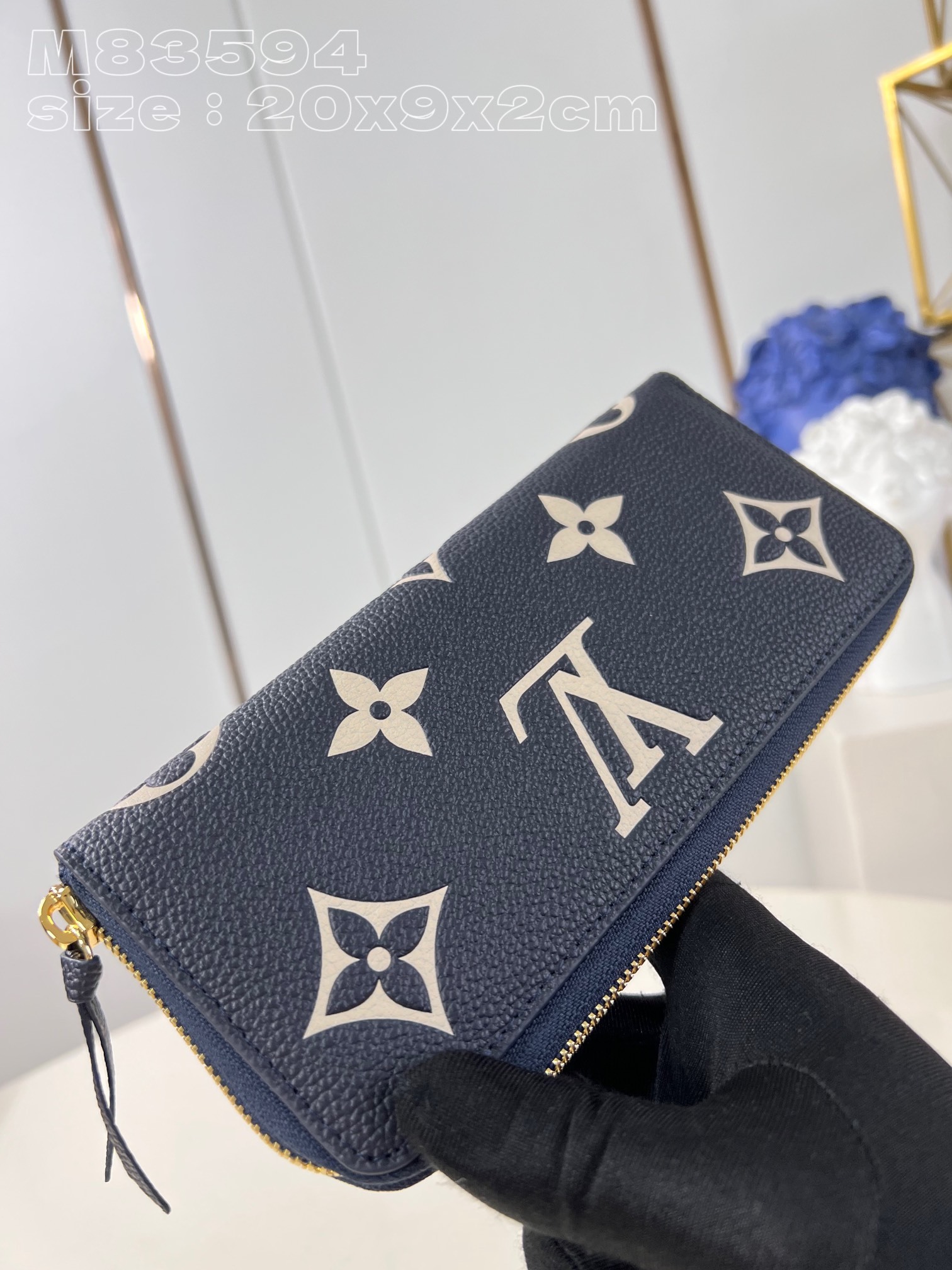 顶级原单M83594深蓝丝印這款Clémence錢包選用MonogramEmpreinte柔軟粒面皮革重