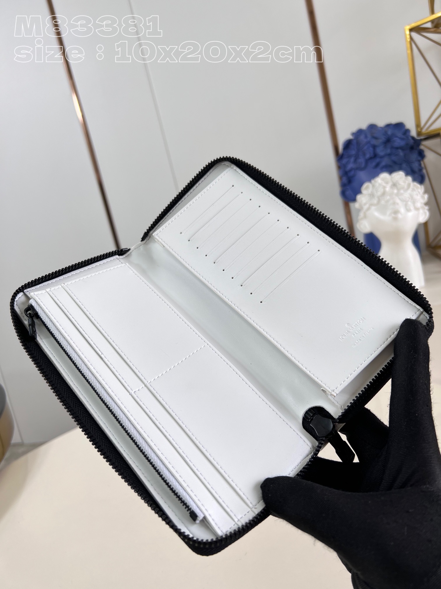 顶级原单M83381本款ZippyVertical钱夹取材MonogramShadow压纹印花牛皮革令全