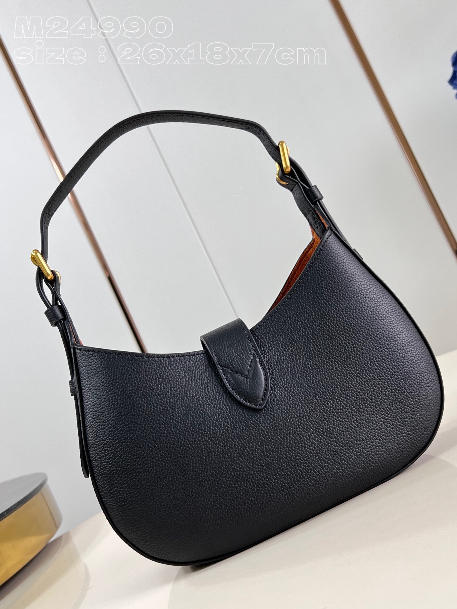 顶级原单M24990黑M24611本款LowKeyShoulderBag手袋以华美设计再度印证品牌精湛匠