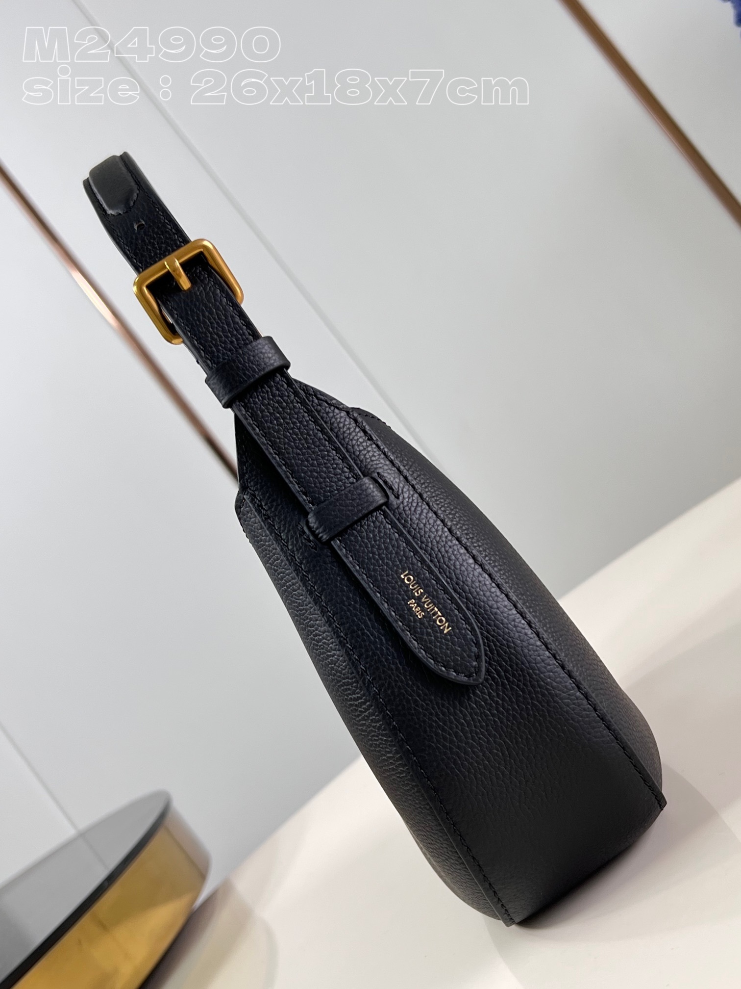 顶级原单M24990黑M24611本款LowKeyShoulderBag手袋以华美设计再度印证品牌精湛匠