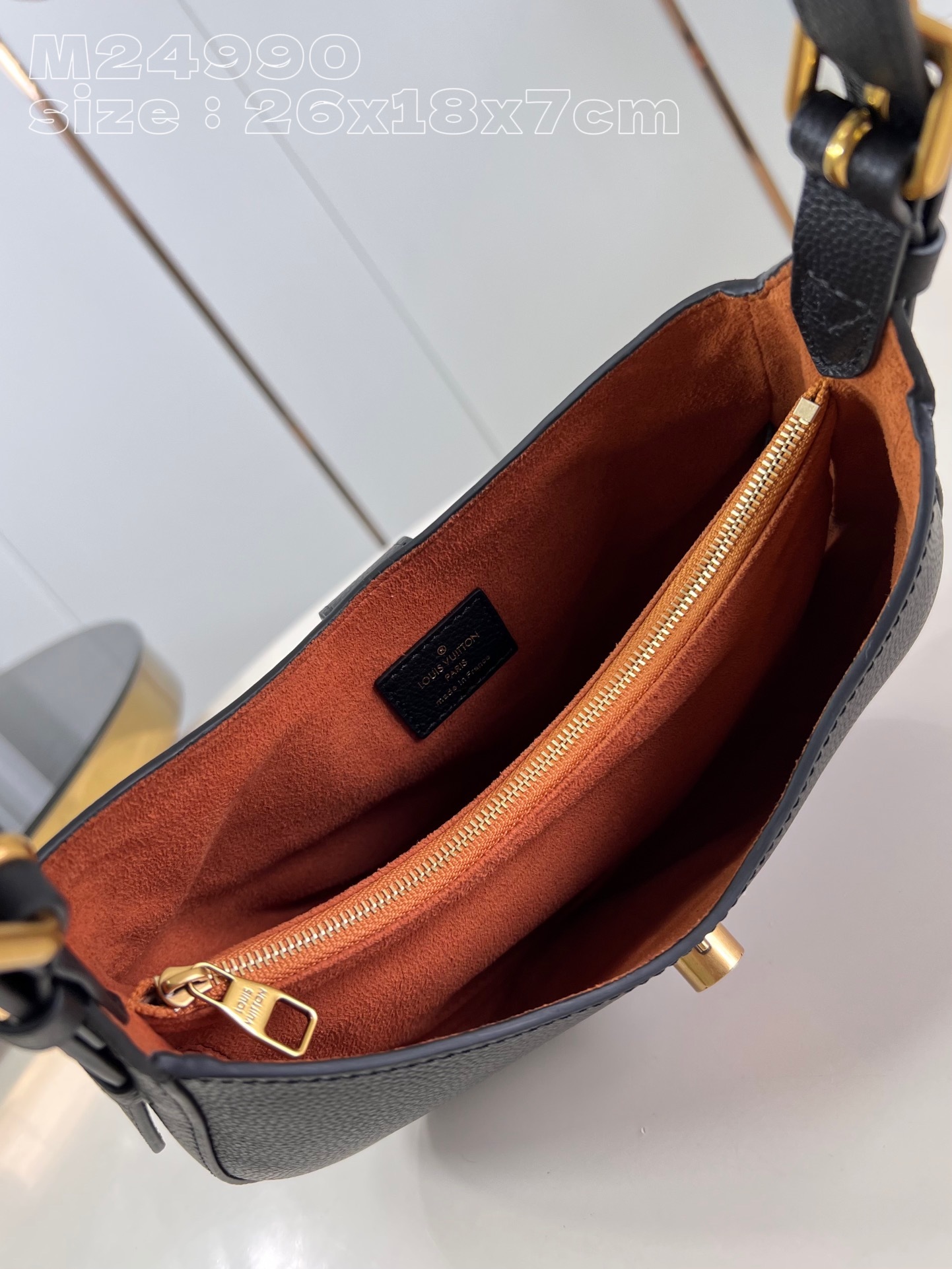 顶级原单M24990黑M24611本款LowKeyShoulderBag手袋以华美设计再度印证品牌精湛匠