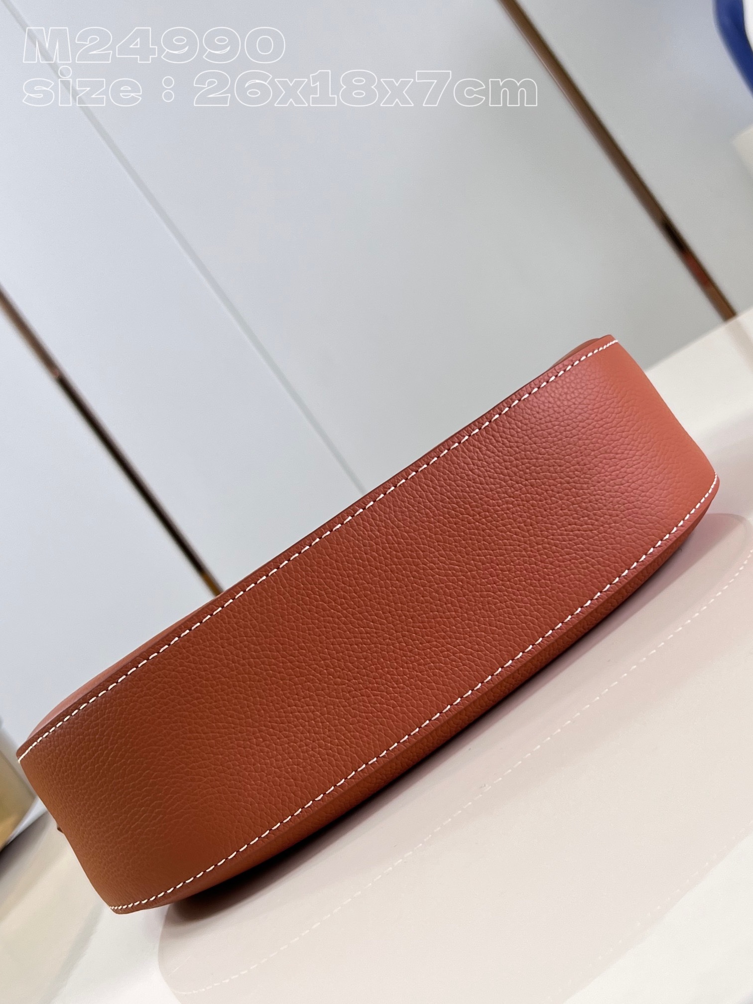 顶级原单M24990棕M24885本款LowKeyShoulderBag手袋以华美设计再度印证品牌精湛匠