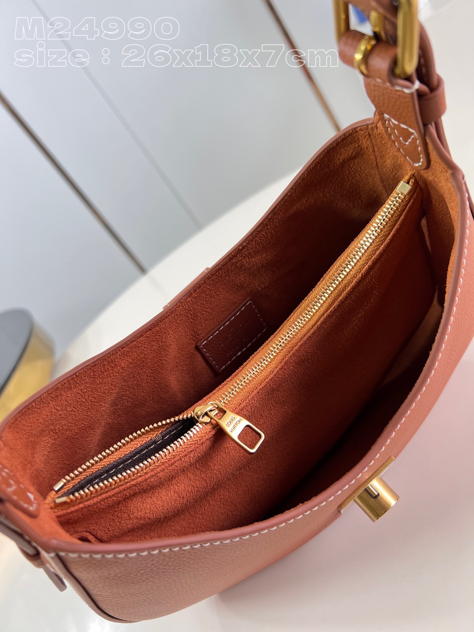 顶级原单M24990棕M24885本款LowKeyShoulderBag手袋以华美设计再度印证品牌精湛匠