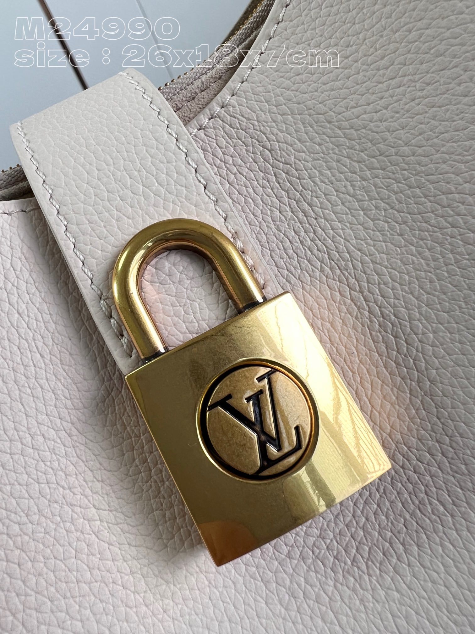 顶级原单M24990白本款LowKeyShoulderBag手袋以华美设计再度印证品牌精湛匠艺柔软牛皮革