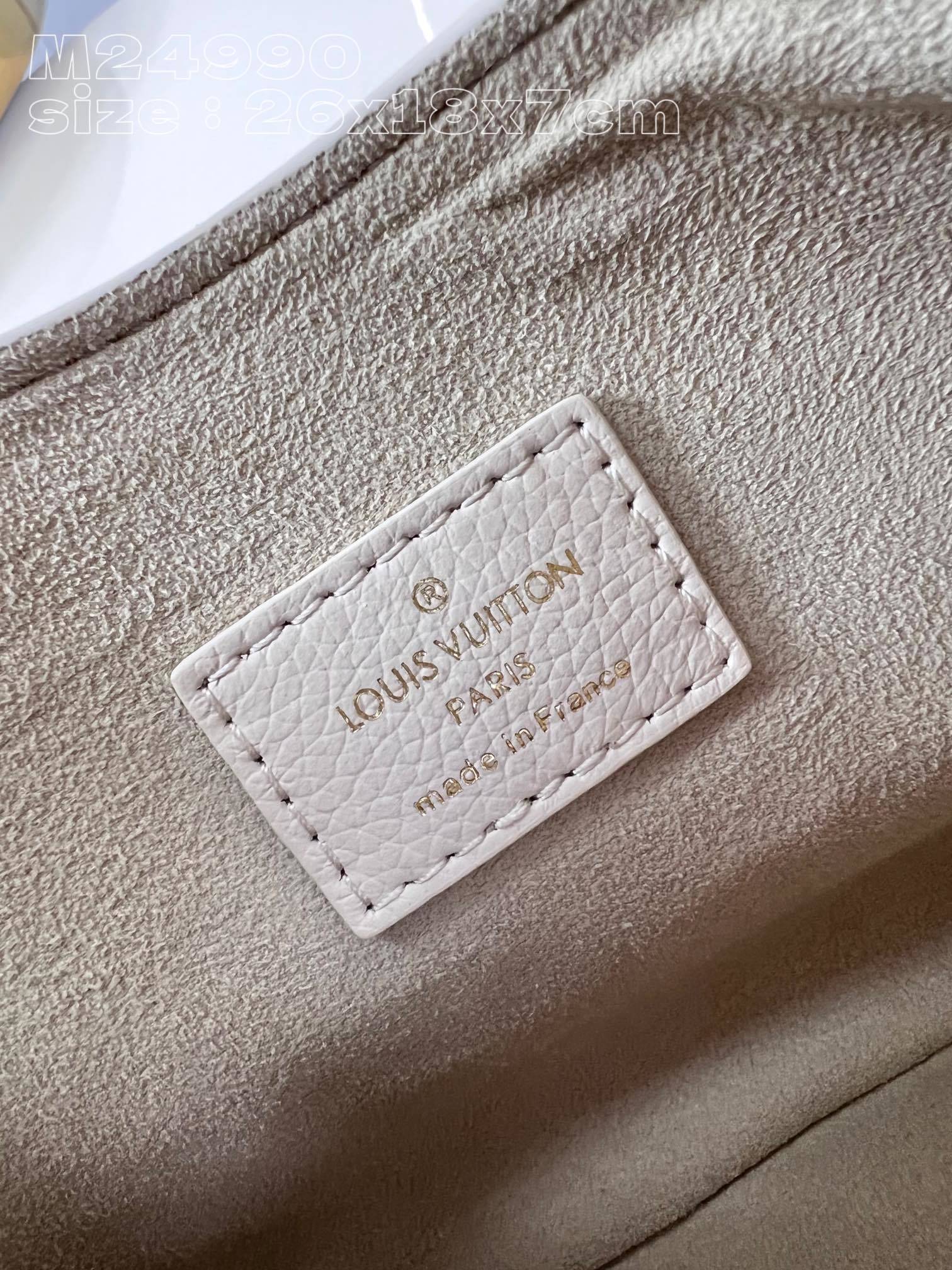顶级原单M24990白本款LowKeyShoulderBag手袋以华美设计再度印证品牌精湛匠艺柔软牛皮革