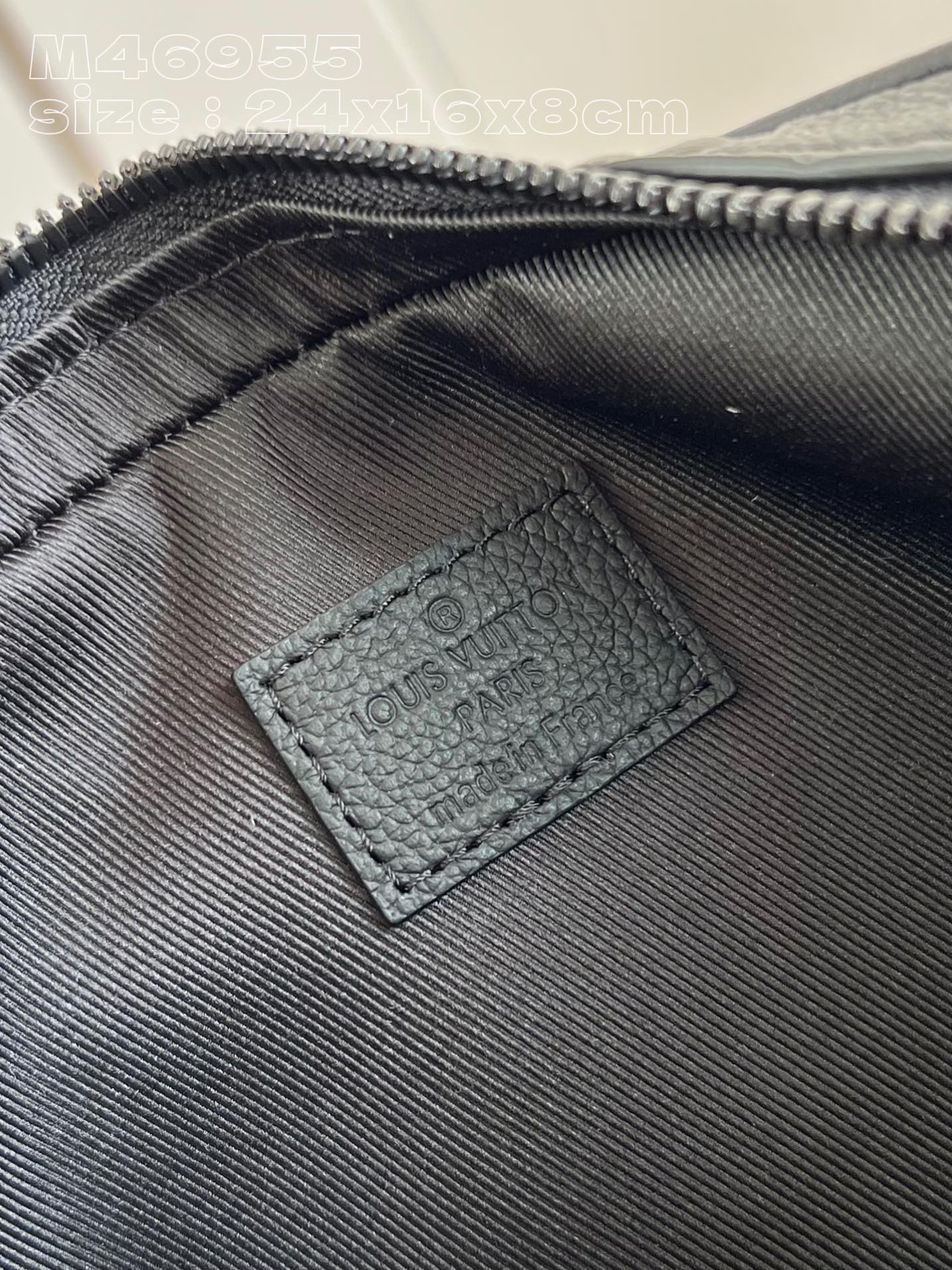 顶级原单M46955压花本款Alpha邮差包取材MonogramShadow皮革含蓄压印Monogram