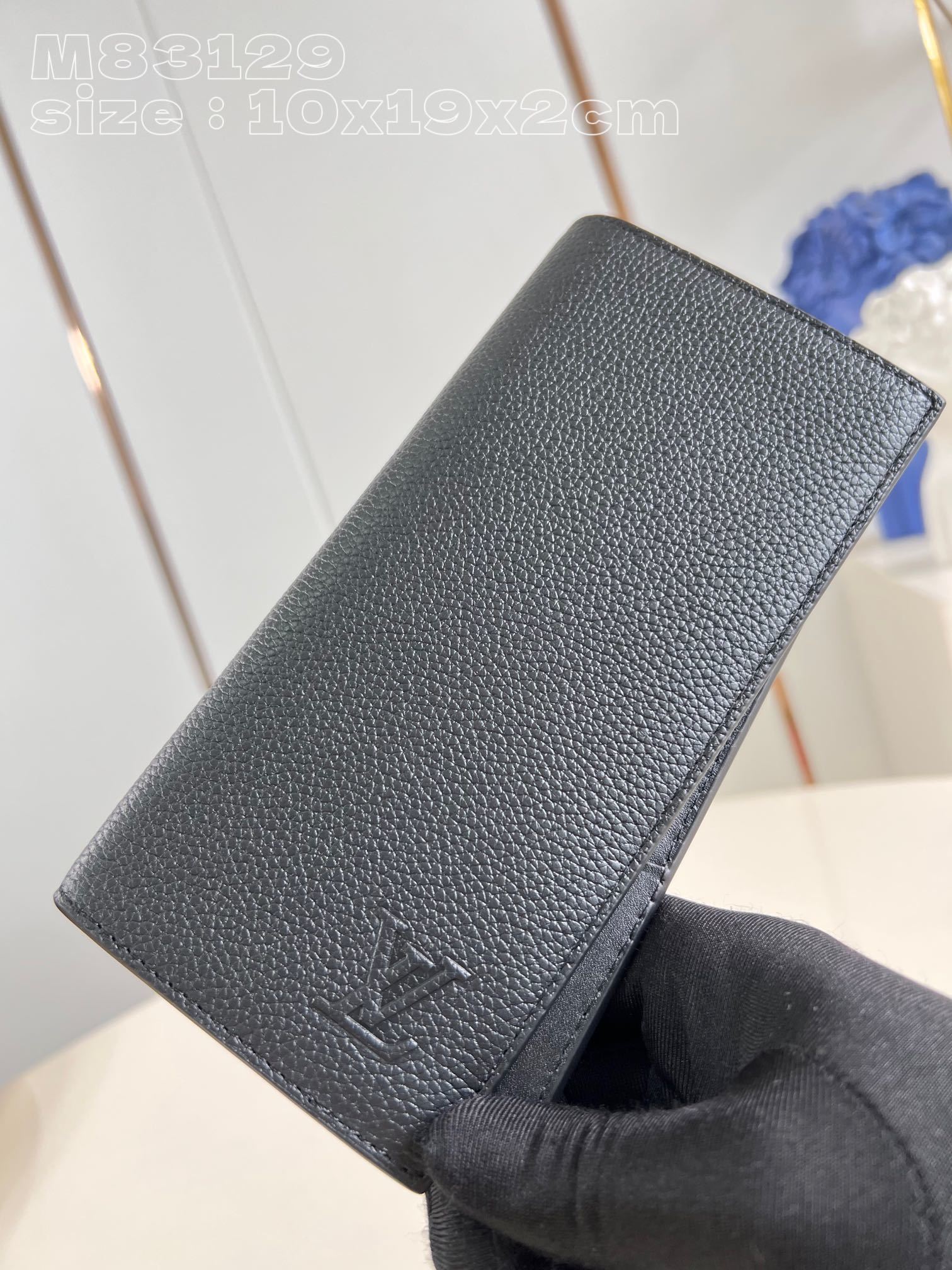 顶级原单M83129以最高品质为傲的路易威登独家米莱吉姆皮革营造出永恒奢华的氛围的“Portefeuil