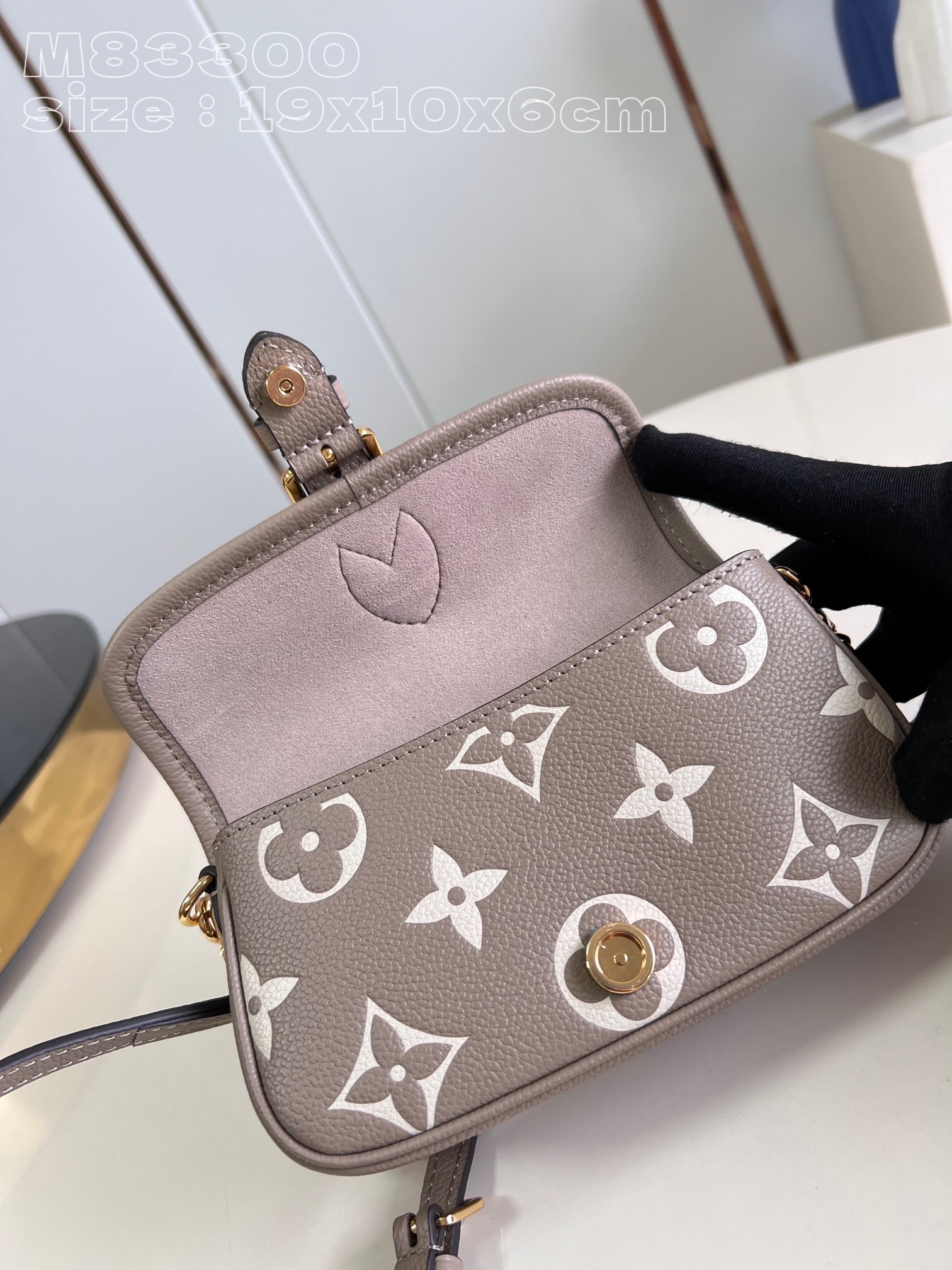 顶级原单M83300灰丝印本款NanoDiane手袋以MonogramEmpreinte皮革浓缩Dian