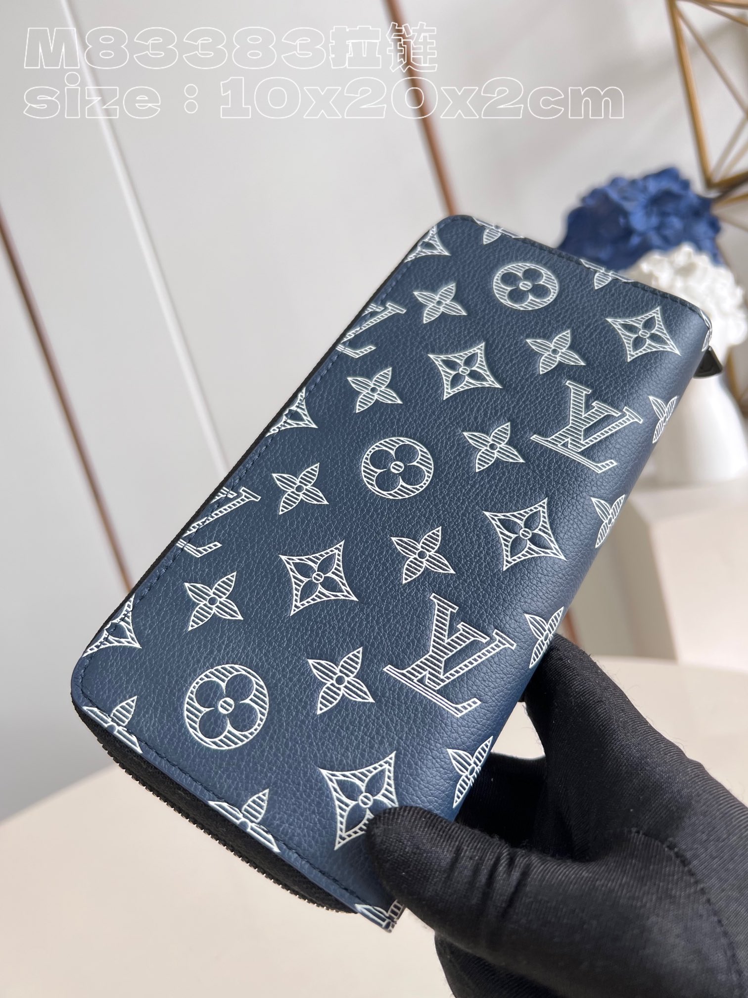 顶级原单M83383蓝拉链本款ZippyVertical钱夹取材MonogramShadow压纹印花牛皮