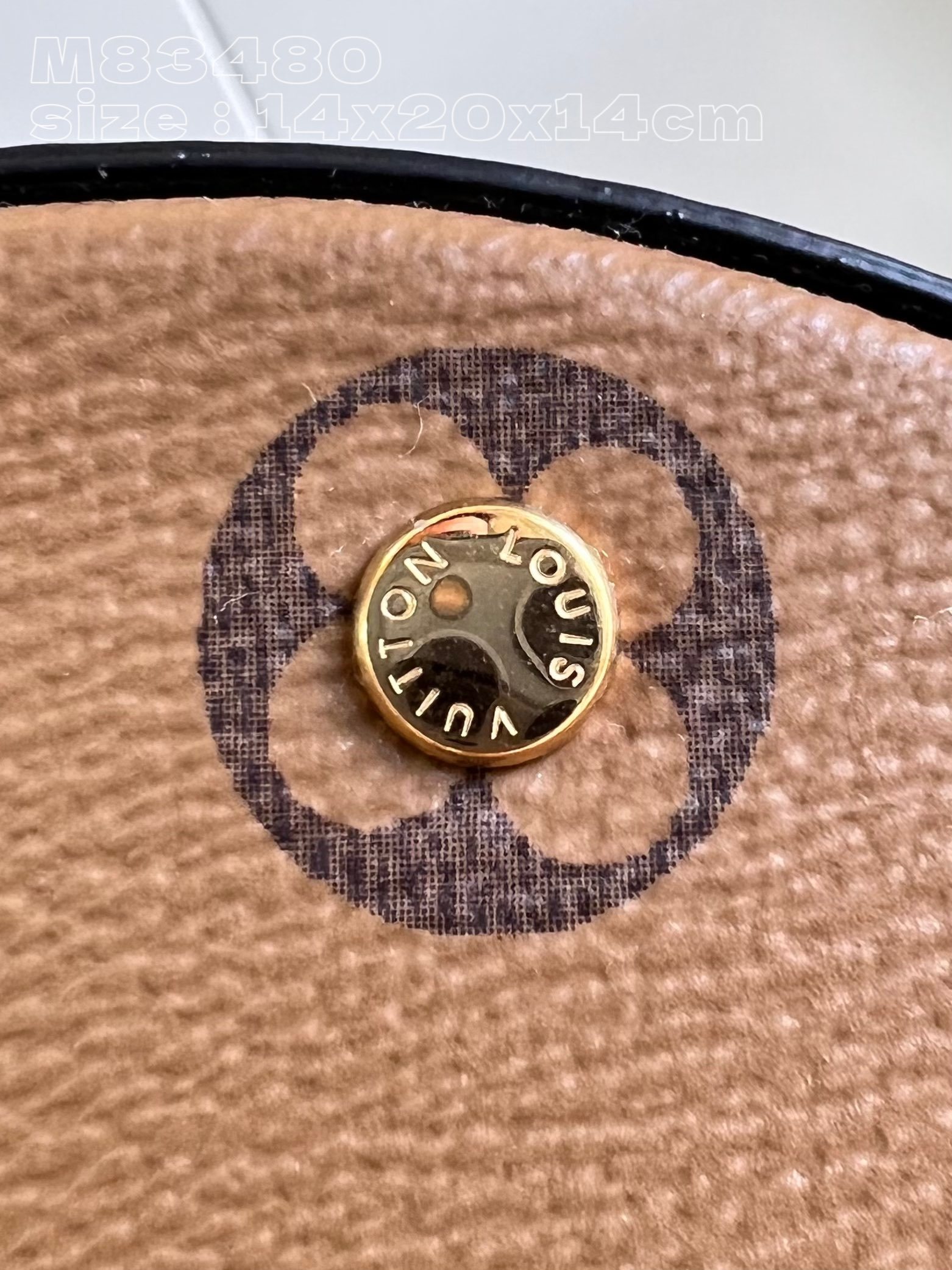 顶级原单M83480黄花配黑皮Canoé手袋取材Monogram帆布将Noé手袋和Cannes手袋融于一