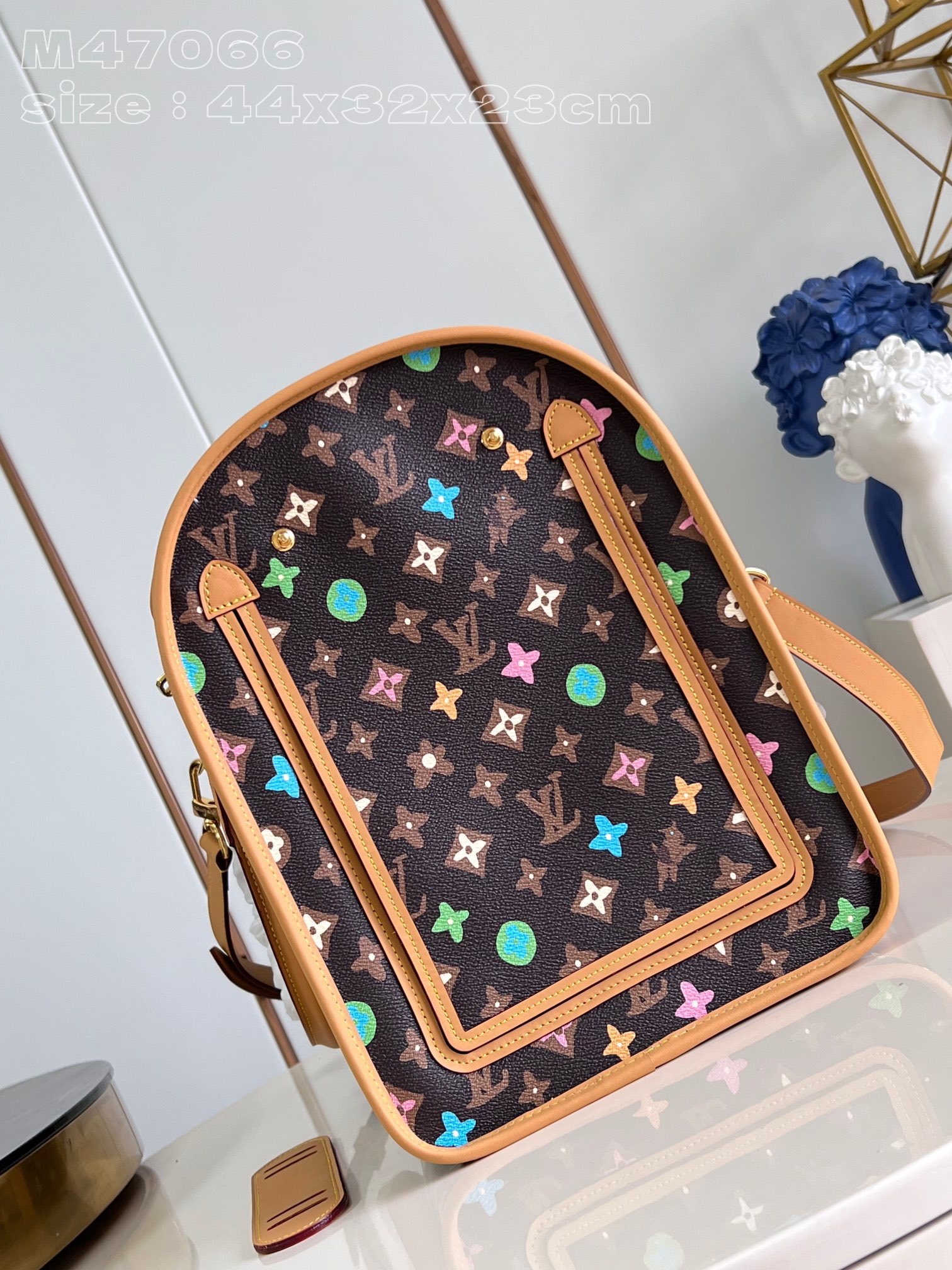 顶级原单M47066本款Dog宠物包以MonogramCraggy帆布汇聚手绘风格Monogram图案与