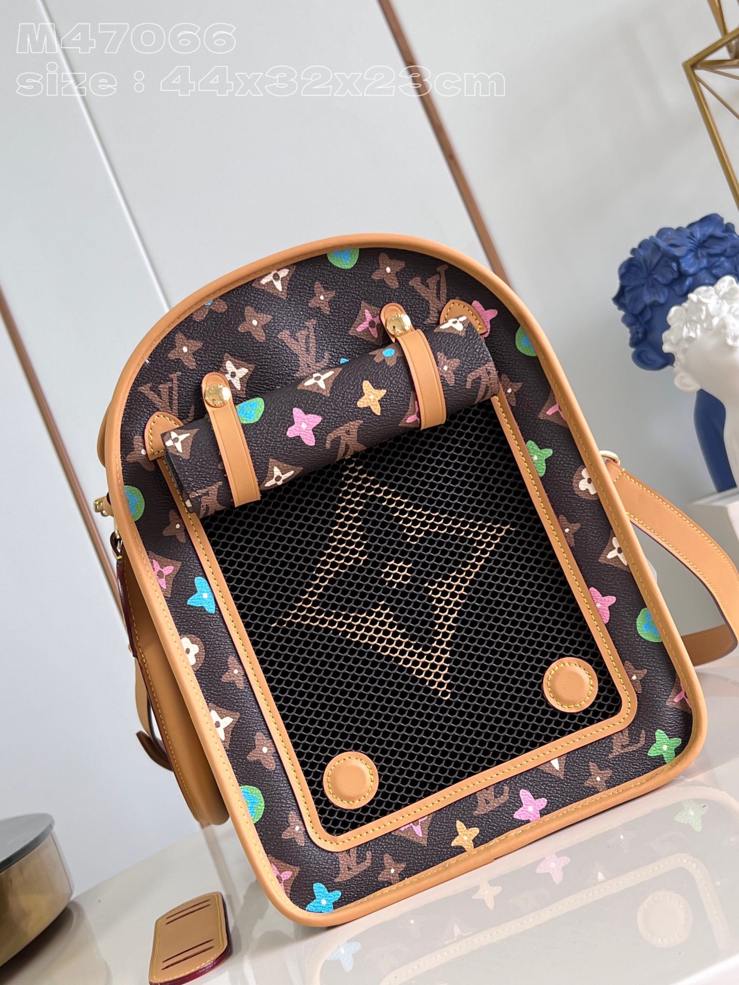 顶级原单M47066本款Dog宠物包以MonogramCraggy帆布汇聚手绘风格Monogram图案与
