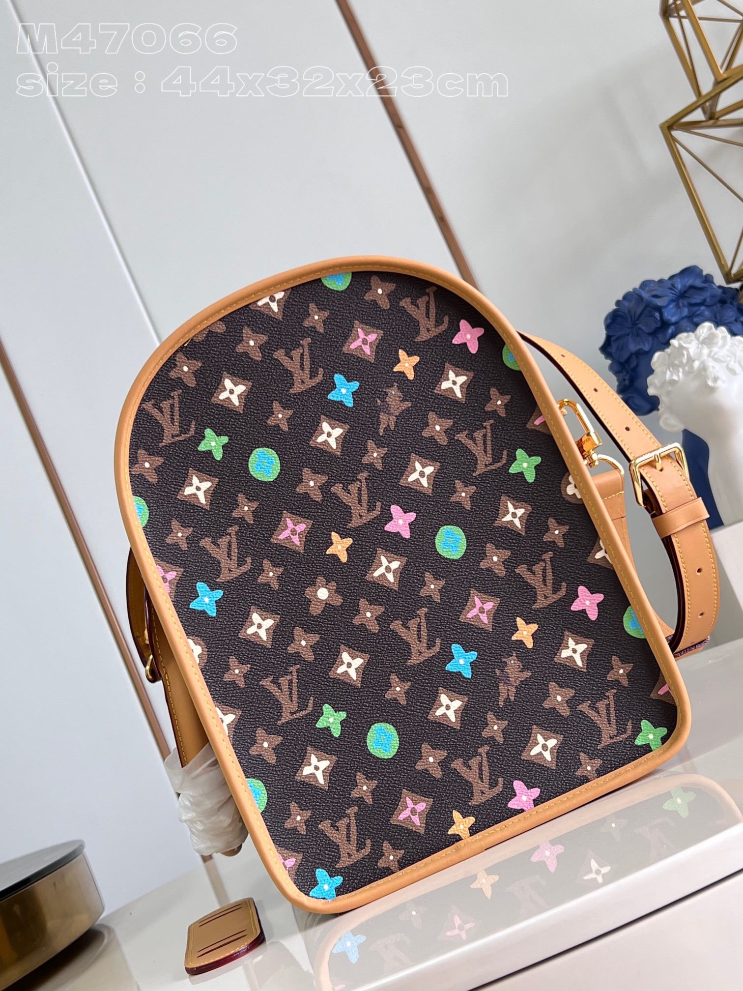 顶级原单M47066本款Dog宠物包以MonogramCraggy帆布汇聚手绘风格Monogram图案与
