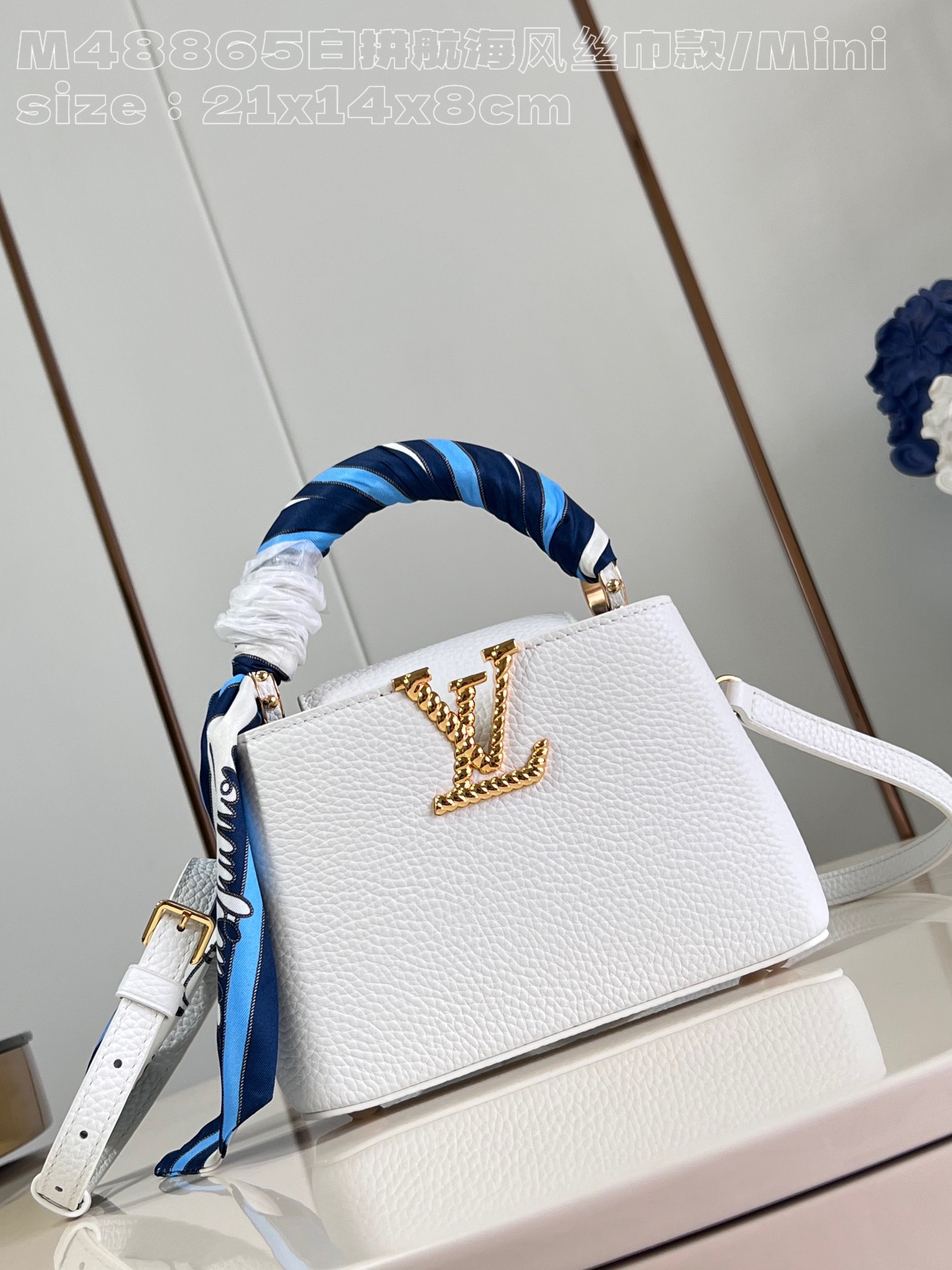 [Exclusivité Real Shot M48865 Bai Baijie Hide Wind Scarf Modèle  / Mini] Capucness Mini Handbag Français Calfs de la peau, décoration métallique brillante, couverture capuccines unique peut être affichée dans le package de revenus pour afficher le logo de la lettre, et il peut être présenté à l’extérieur. Taille du motif de fleurs: 21x14x8 cm