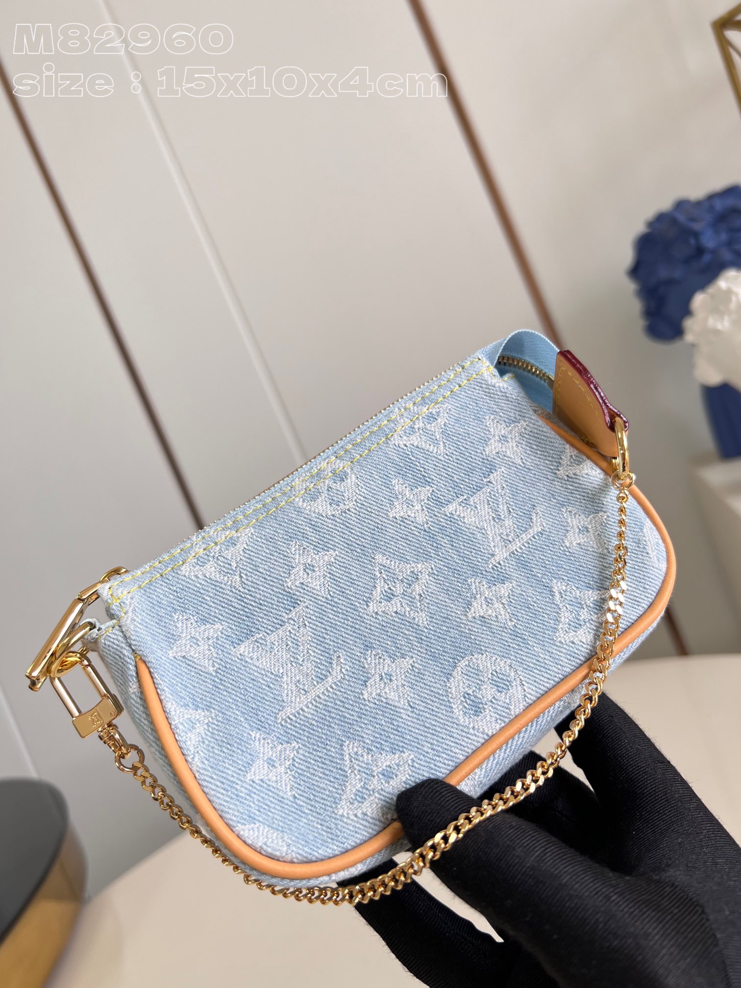 顶级原单M82960白花本款MiniPochetteAccessoires手拿包采用MonogramDe