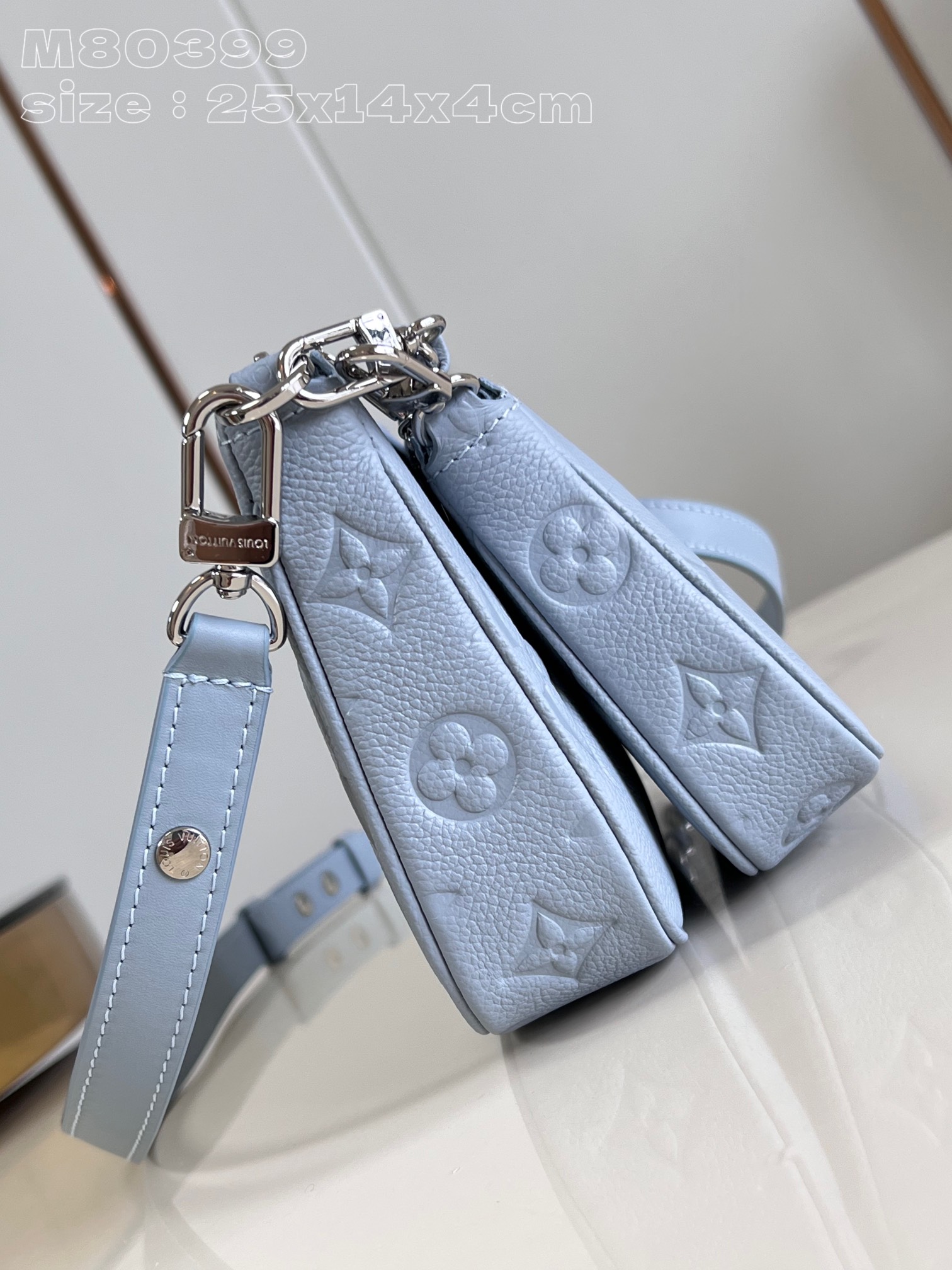 顶级原单M80399浅兰压花本款MultiPochetteAccessoires手袋取材Monogram