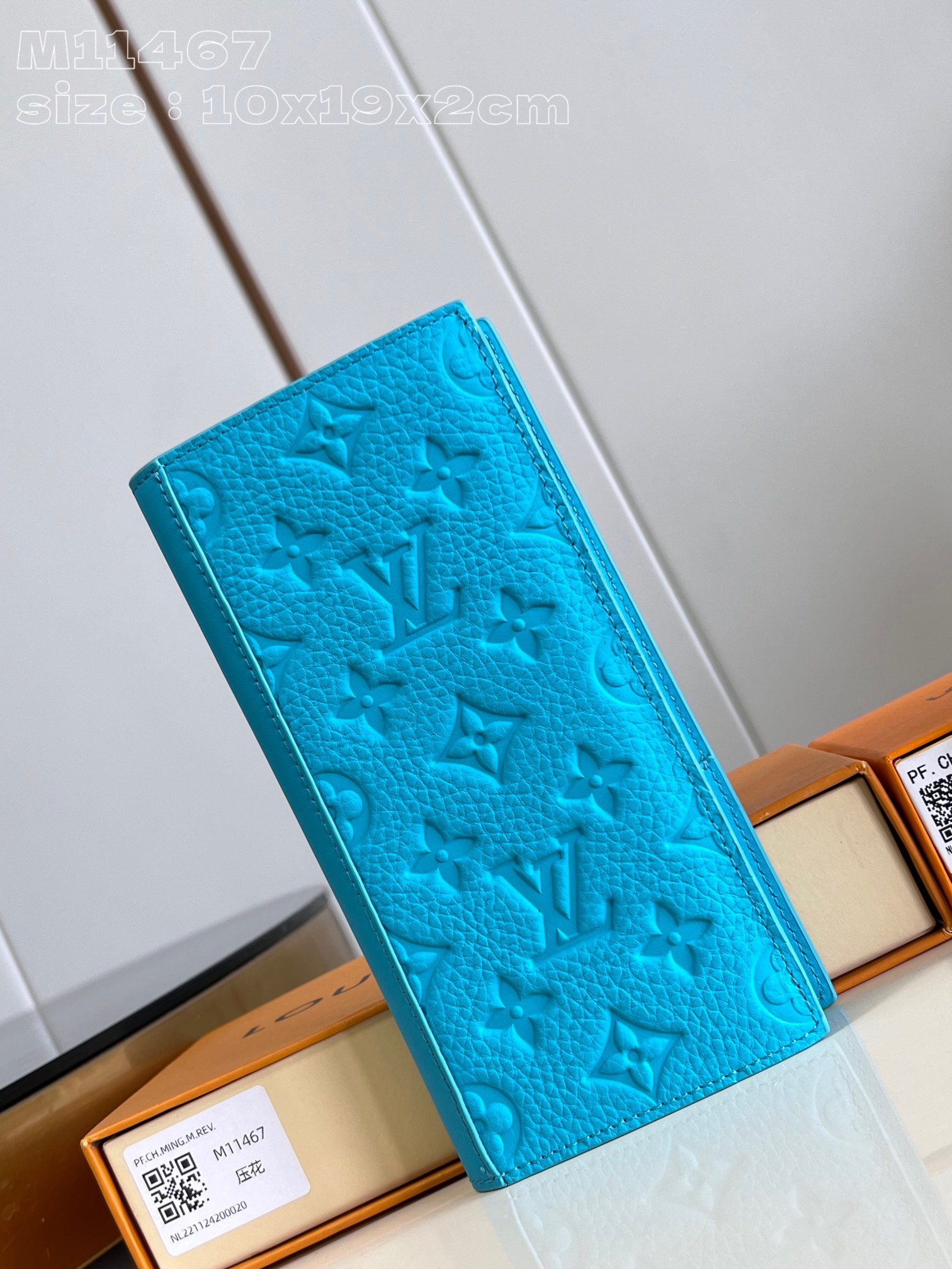 NO:402379,【Exclusive real photo M11467】This Brazza wallet is made of Monogram embossed Taurillon leather to stretch the tough atmosphere. The soft cowhide leather imprints Louis Vuitton's iconic Monogram pattern, compartment, coin bag and card mezzanine can accommodate banknotes and notes. 10 x 19 x 2 cm (length x height x width) C.260,LV [original leather],louis vuitton,louis vuitton,cowhide19860909【独家实拍 M11467】本款 Brazza 钱夹以 Monogram 压纹 Taurillon 皮革舒展硬朗气息.舒柔牛皮革压印路易威登标志性 Monogram 图案,隔层、零钱袋和卡片夹层可容纳纸钞和票据.10 x 19 x 2厘米(长度 x 高 x 宽) C.260,LV【原厂皮】,louis vuitton,louis vuitton,cowhide,Bag