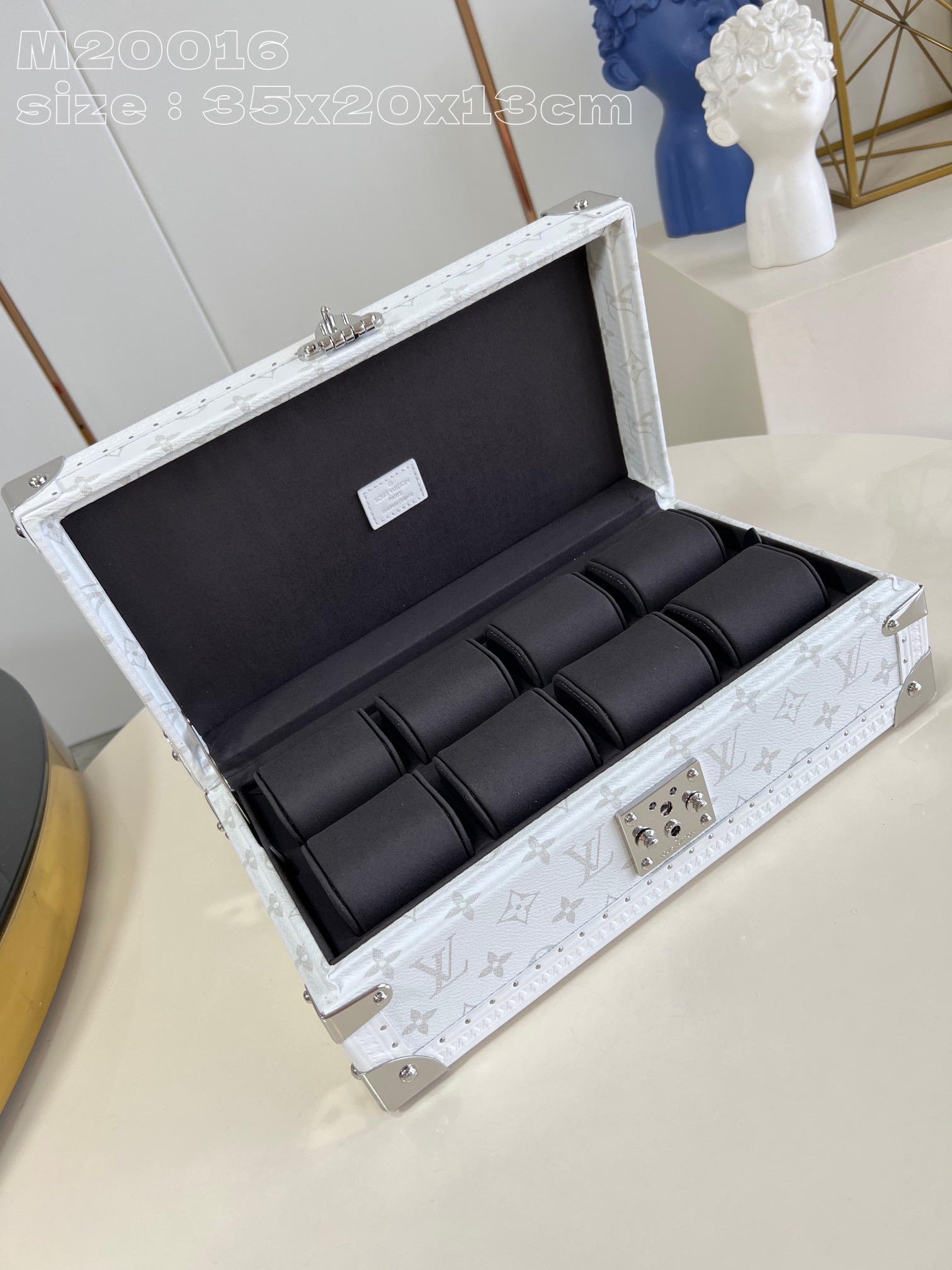 顶级原单M20016白花配黑灰M10613本款Coffret8montres硬箱以清新色调回归新季与Ha