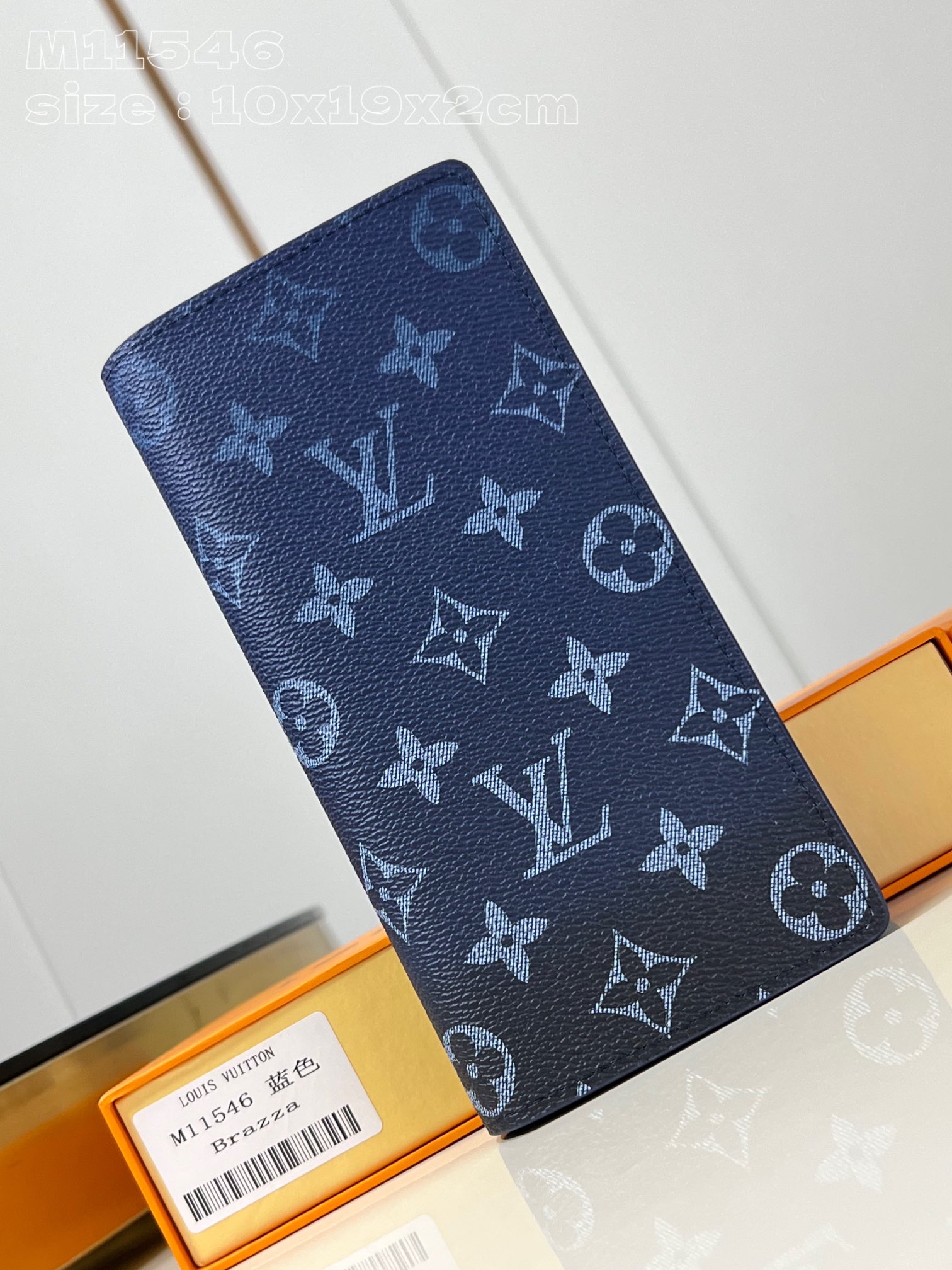 NO:402577,【Exclusive real photo M11546】Made from the new iconic Monogram Eclipse canvas, this tough Brazza wallet is small in size and can be stuffed into a jacket chest pocket, while easily storing various coins, credit cards and notes. 10 x 19 x 2 cm (length x height x width) C.260, LV [original leather], louis vuitton, jackets & coats19860909【独家实拍 M11546】由全新标志性 Monogram Eclipse 帆布裁制而成,此款风格硬朗的 Brazza 钱夹尺寸小巧,能够塞入夹克胸袋,同时轻松收纳各种硬币、信用卡与票据.10 x 19 x 2 厘米(长度 x 高 x 宽) C.260,LV【原厂皮】,louis vuitton,jackets & coats,Bag