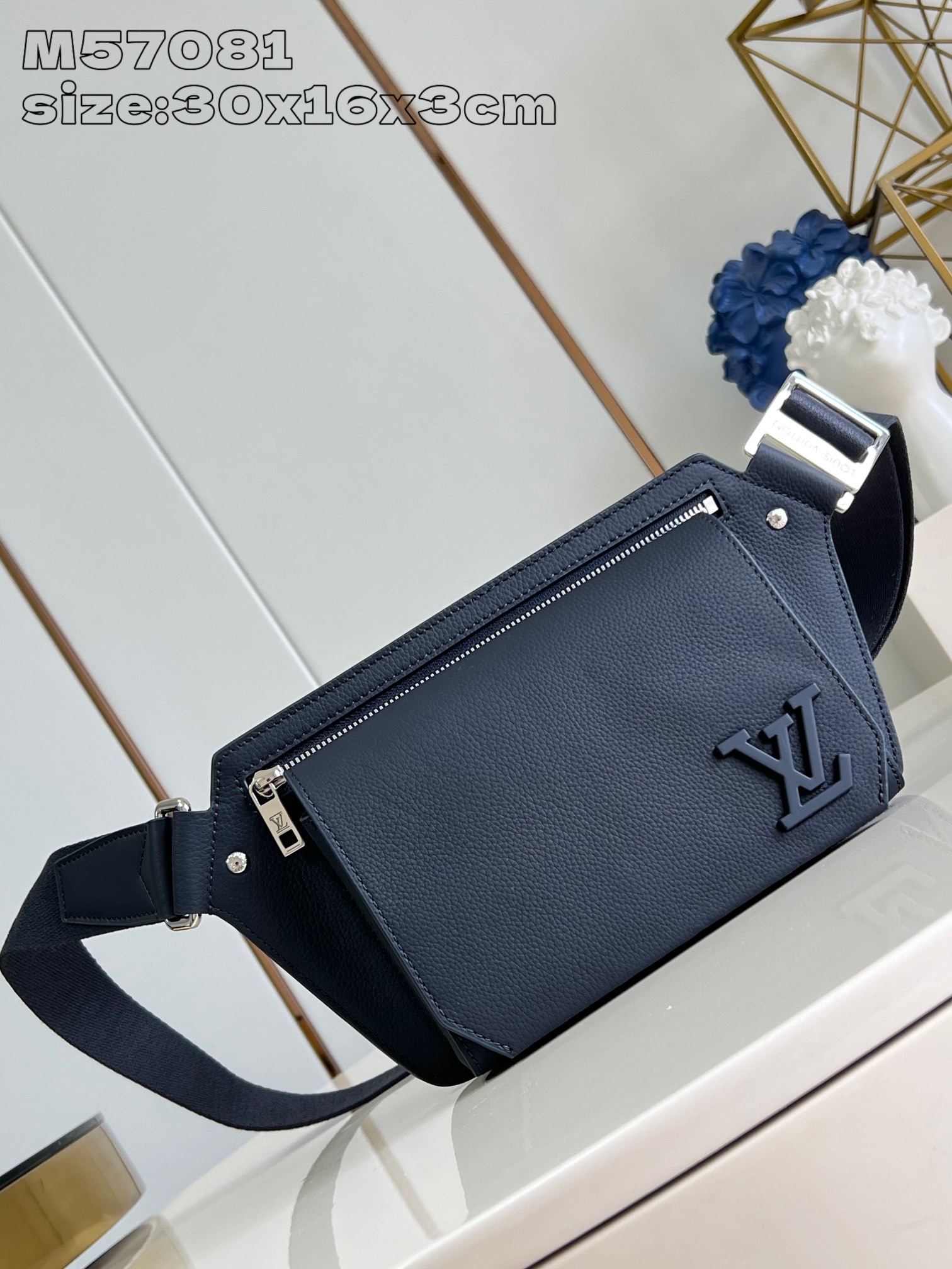 Louis Vuitton Crossbody & Shoulder Bags Blue Dark Cowhide M57081