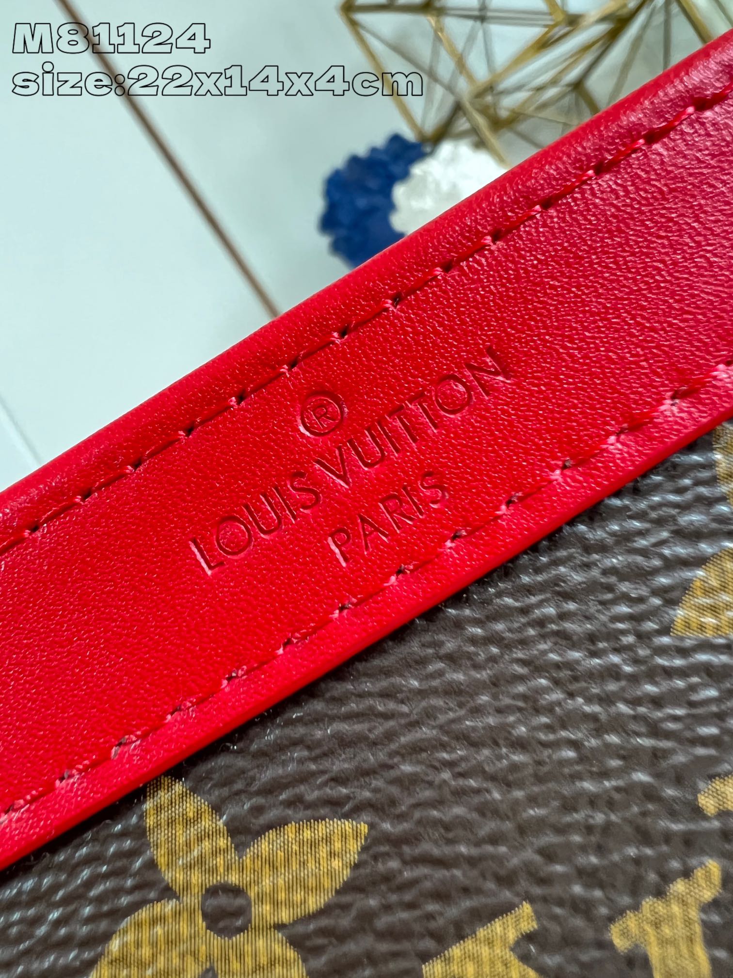 顶级原单M81124红GastonWearableWallet手袋脱胎于路易威登PochetteVoya