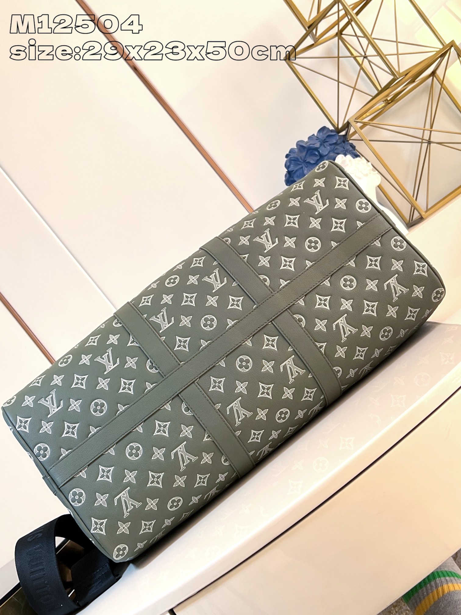 顶级原单M12504本款KeepallBandoulière50旅行袋拥有MonogramShadow压