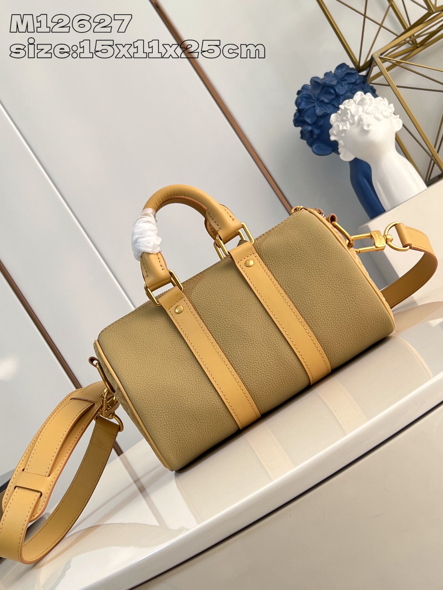 【顶级原单 M12627 】本款 Keepall Bandoulière 25 手袋为粒面皮革融入绒面细