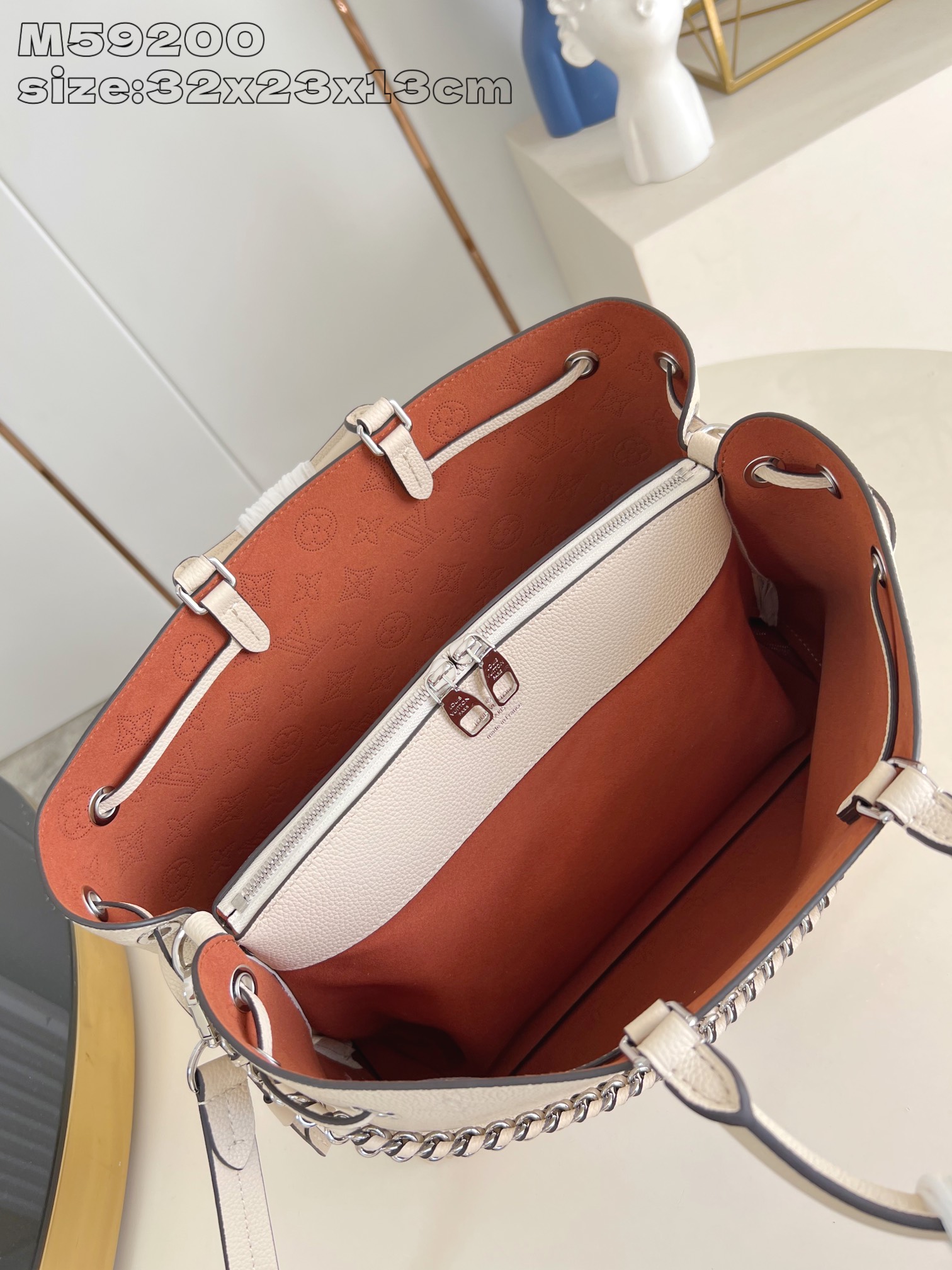 【顶级原单 M59200米白 】M59203 本款 Bella Tote 手袋巧妙融合水桶包和托特包的设