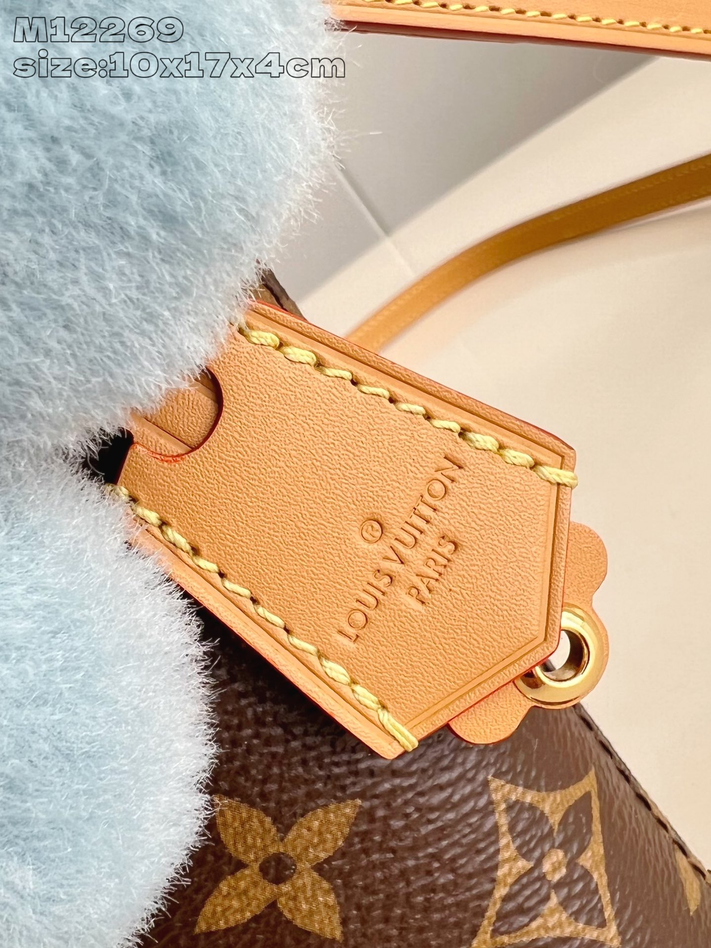 【顶级原单 M12269 】Snow Show 聖誕系列的 Vivienne Phone Pouch 將