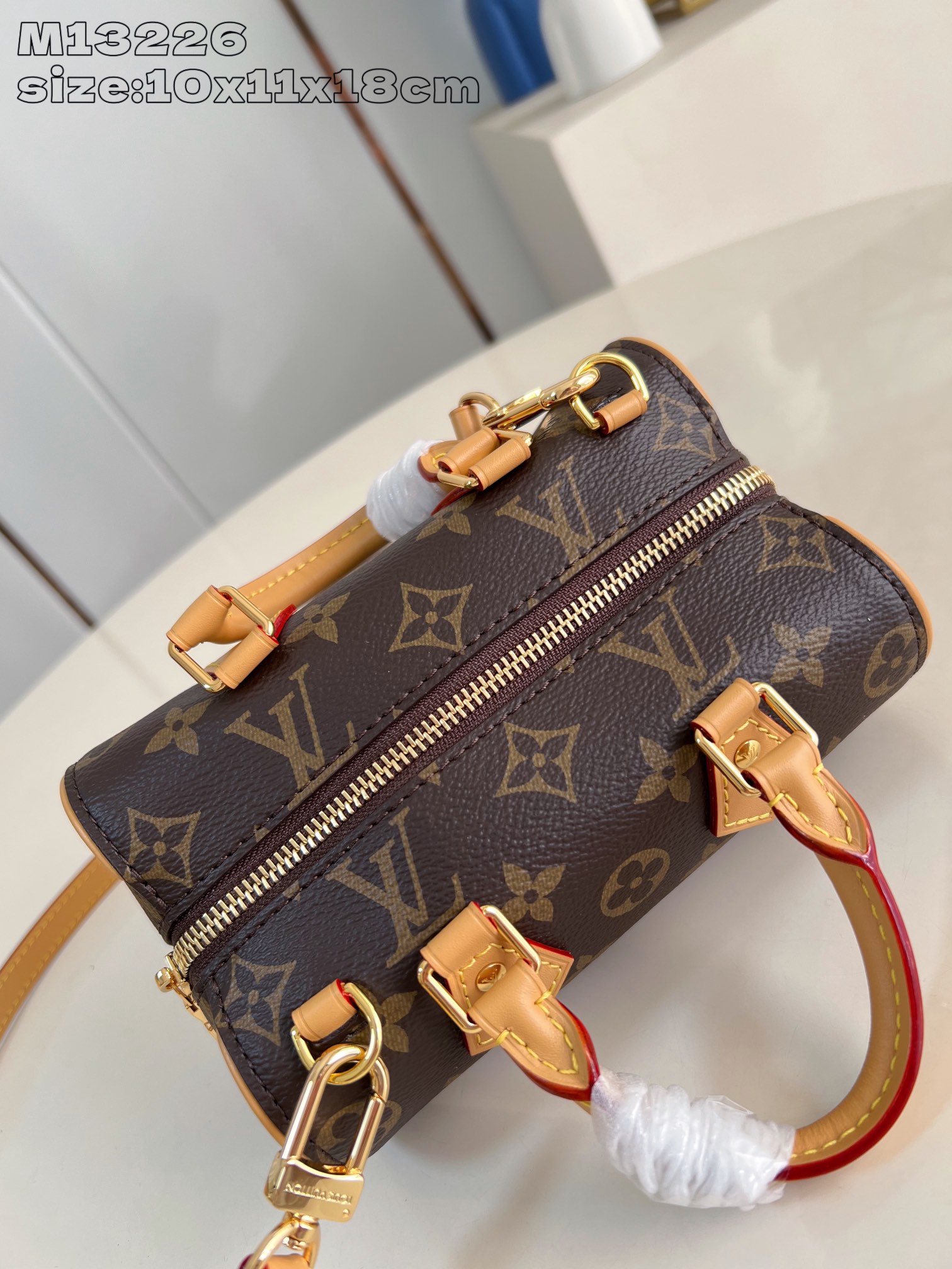 【顶级原单 M13226 】本款 Nano Speedy 手袋选用品牌经典 Monogram Empre