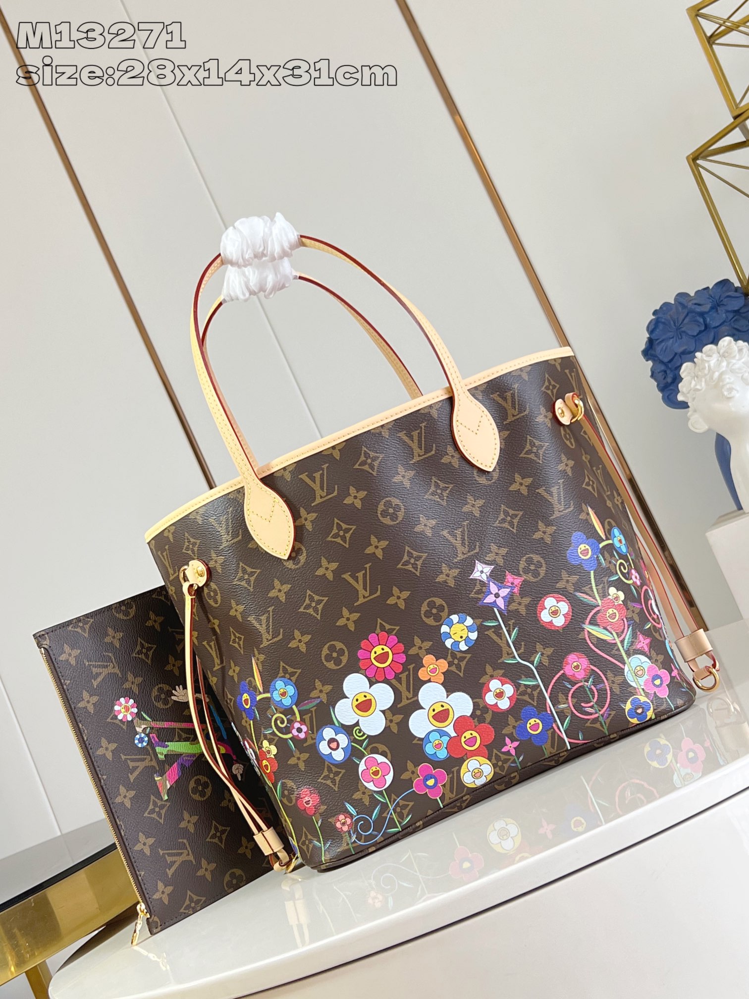 NO:404125,【Exclusive real photo M13271】This Neverfull medium handbag comes from Louis Vuitton x Takashi Murakami reprint series, and uses Monogram canvas to create a spacious configuration, and then interprets the artist's 'ultra-flat' aesthetic style with agile Monogram floral pattern. Cowhide leather outlines the upper edge, handle and side straps, the fabric lining is integrated with colorful stripes, and the zipper inner bag and removable storage bag perfectly design. 28 x 14 x 31 cm (height x width x length) myw.730,LV [original leather],louis vuitton,louis vuitton,cowhide19860909【独家实拍 M13271】本款 Neverfull 中号手袋出自路易威登 x 村上隆再版系列,选用 Monogram 帆布塑造宽敞构型,再以灵动 Monogram 花卉图案演绎艺术家的“超扁平”美学风格.牛皮革勾勒上缘、手柄和侧带,织物内衬融入缤纷条纹,拉链内袋和可拆卸收纳袋完善功能设计.28 x 14 x 31厘米(高 x 宽 x 长度) myw.730,LV【原厂皮】,louis vuitton,louis vuitton,cowhide,Bag