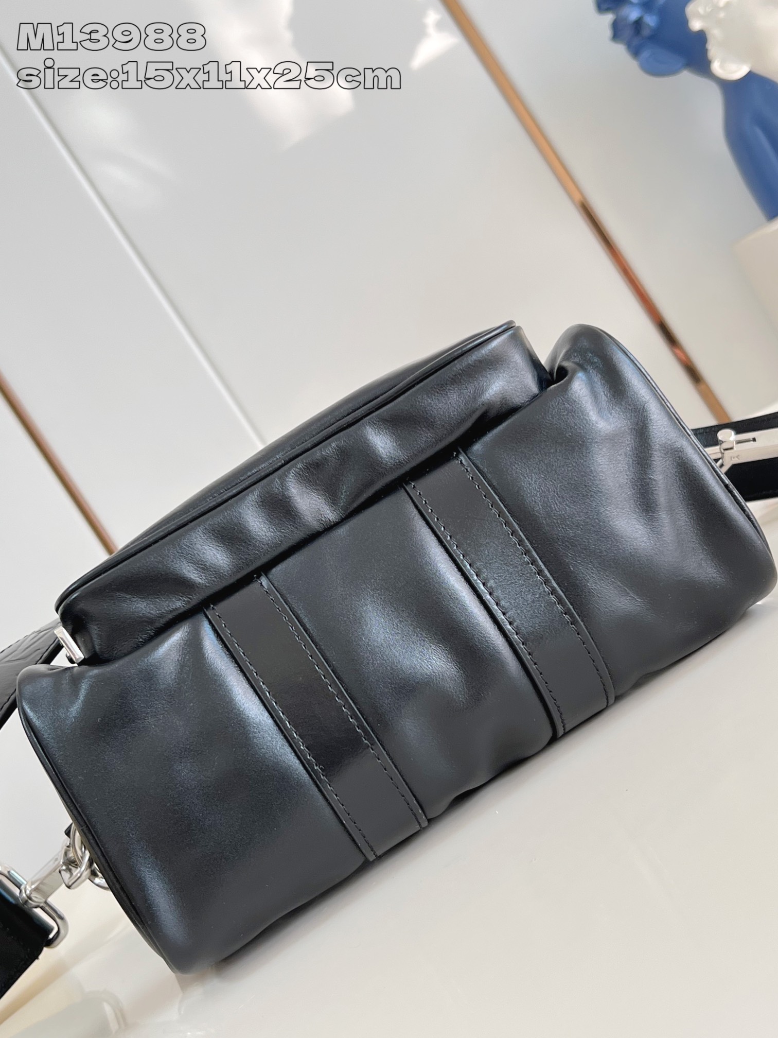 【顶级原单 M13988 】本款 Keepall Cargo Bandoulière 25 手袋取材亮面