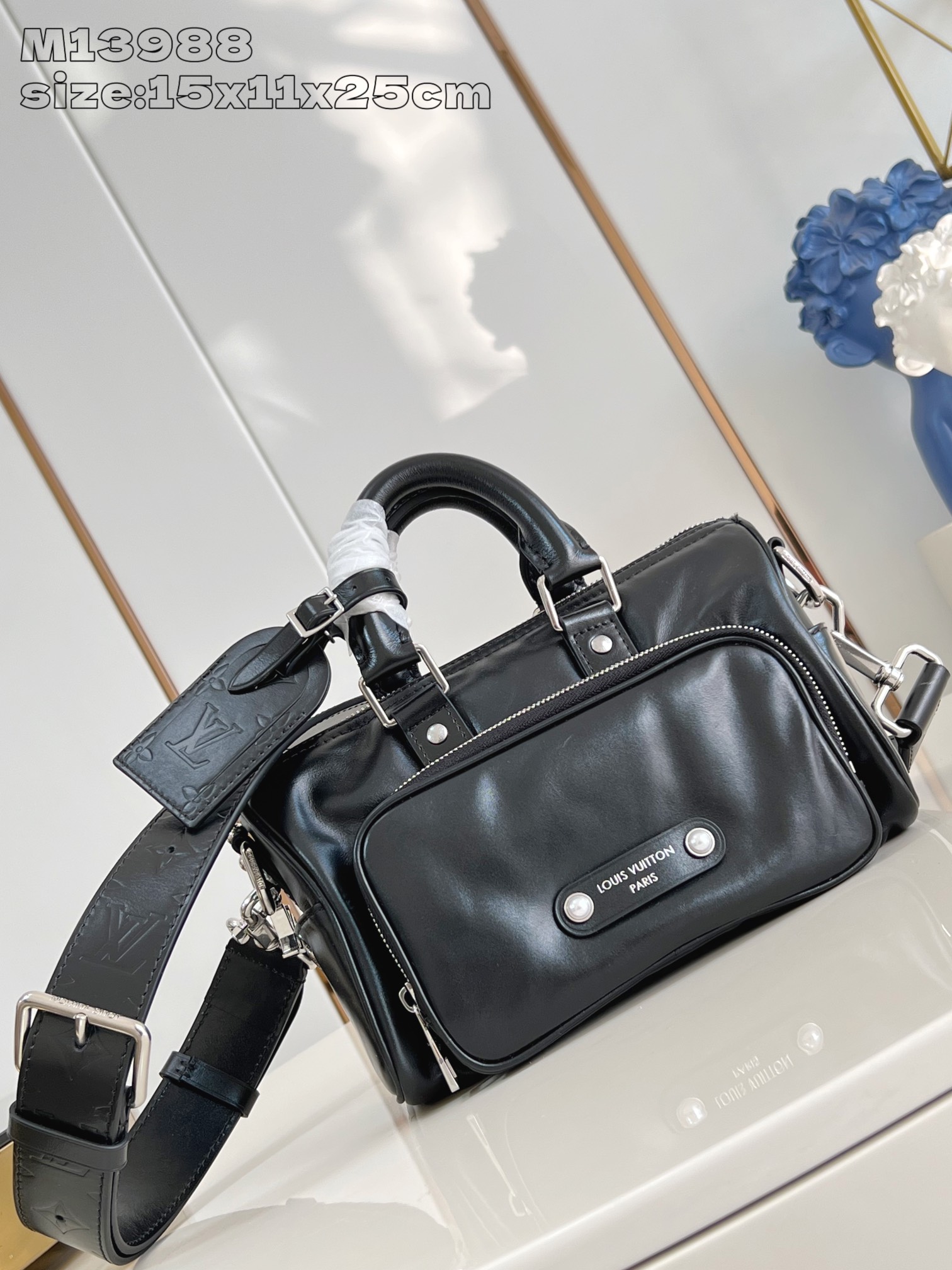 【顶级原单 M13988 】本款 Keepall Cargo Bandoulière 25 手袋取材亮面