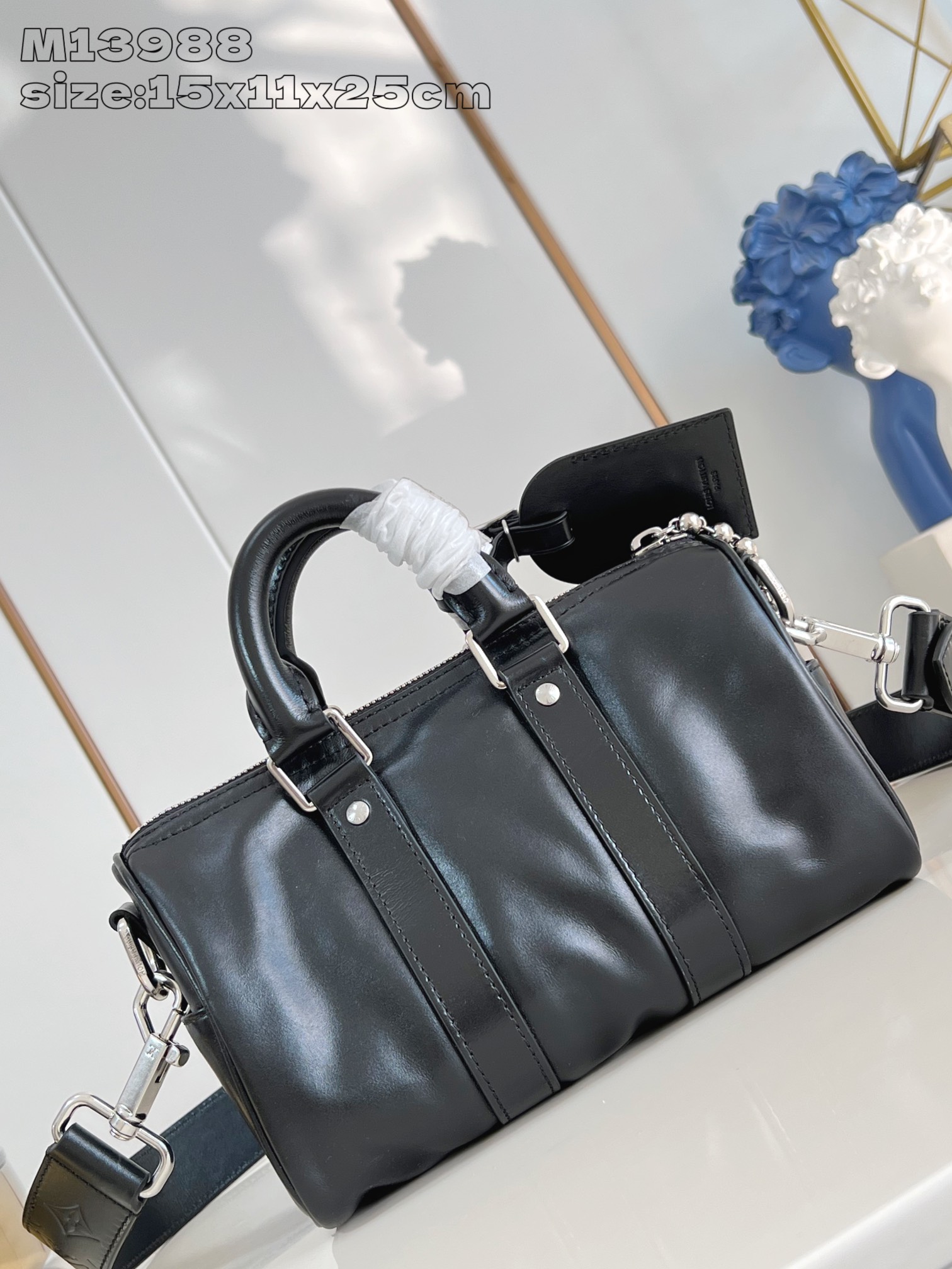 【顶级原单 M13988 】本款 Keepall Cargo Bandoulière 25 手袋取材亮面