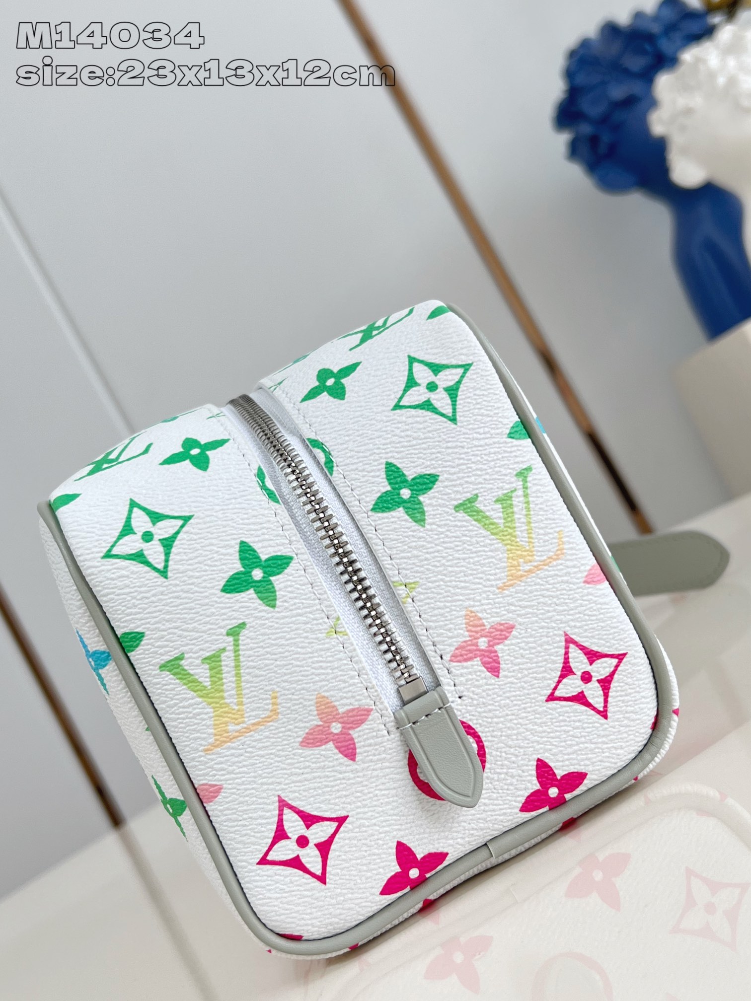 【顶级原单 M14034 】本款 Locker Dopp Kit 盥洗袋取材 Monogram 帆布，融