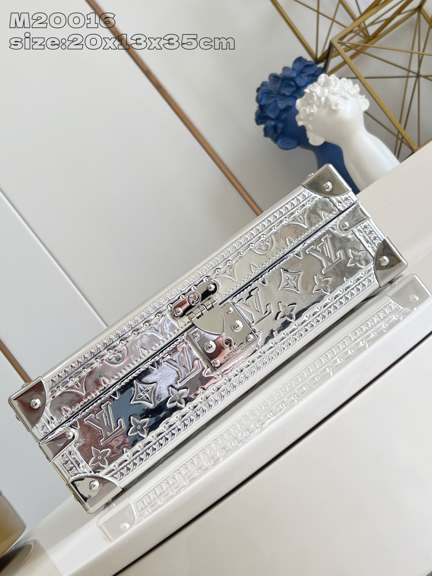 【顶级原单 M20016银压花 】本款 Coffret 8 Montres 腕表箱出自滑雪系列，为 Mo