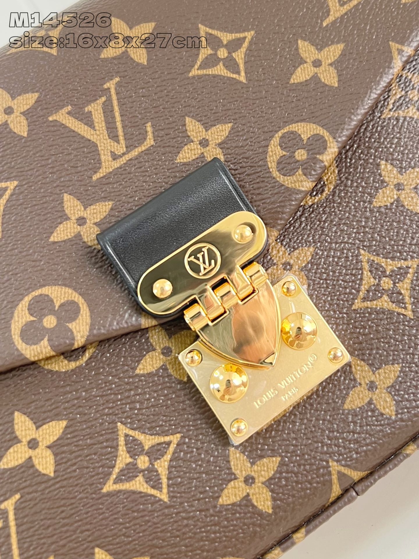 【顶级原单 M14526老花 】Trunkie 手袋结合 Monogram 帆布和金属铆钉，搭配金属质感