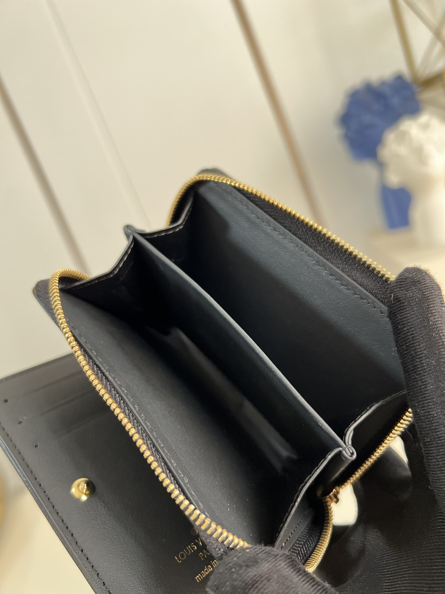 【顶级原单 M12378 】這款LV Ski系列的zippy錢包具有枕頭般柔軟的質感，設計取材自品牌的C