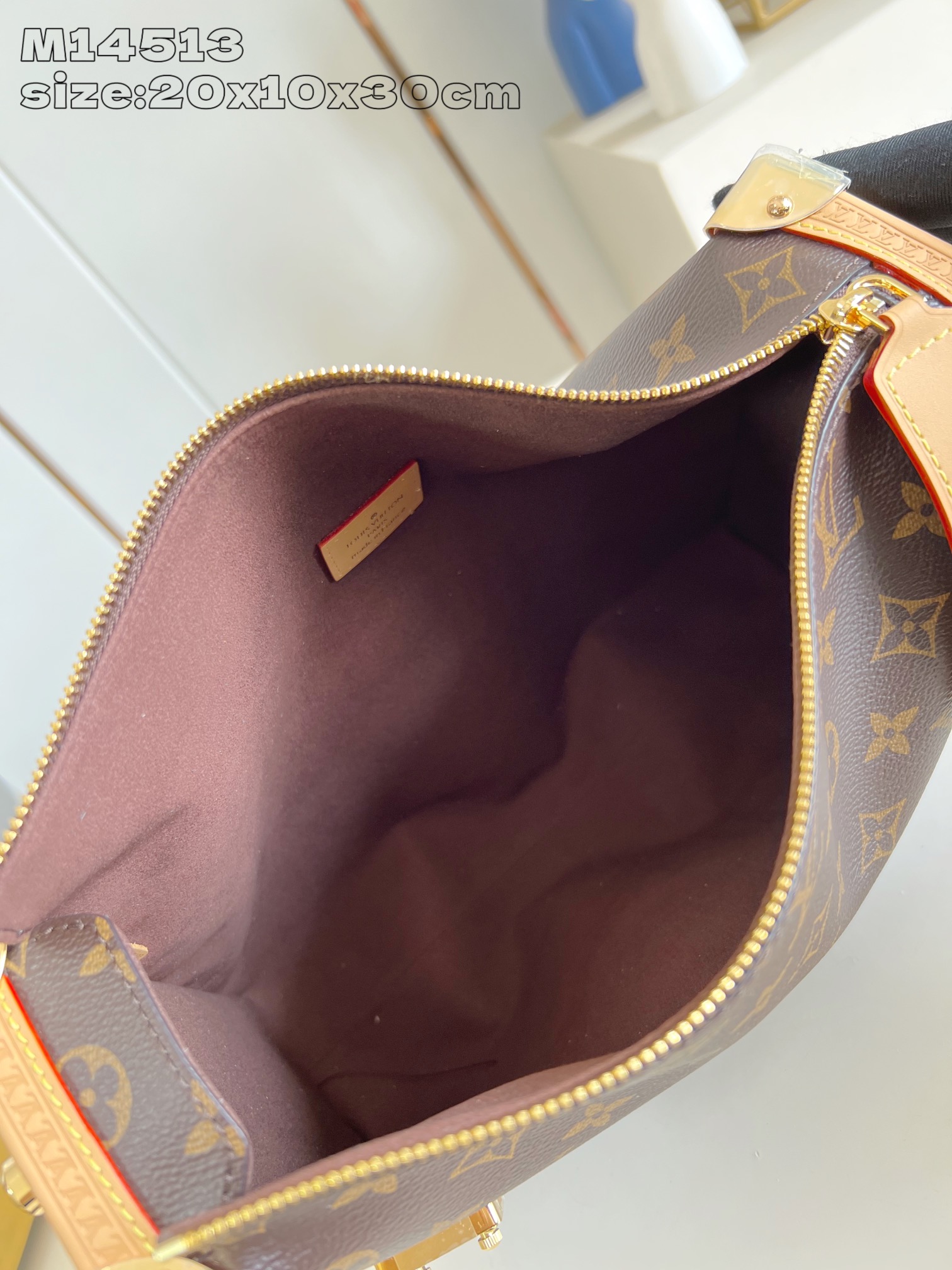 【顶级原单 M14513老花 】本款 Side Trunk 大号手袋为 Monogram 帆布勾勒撞色皮