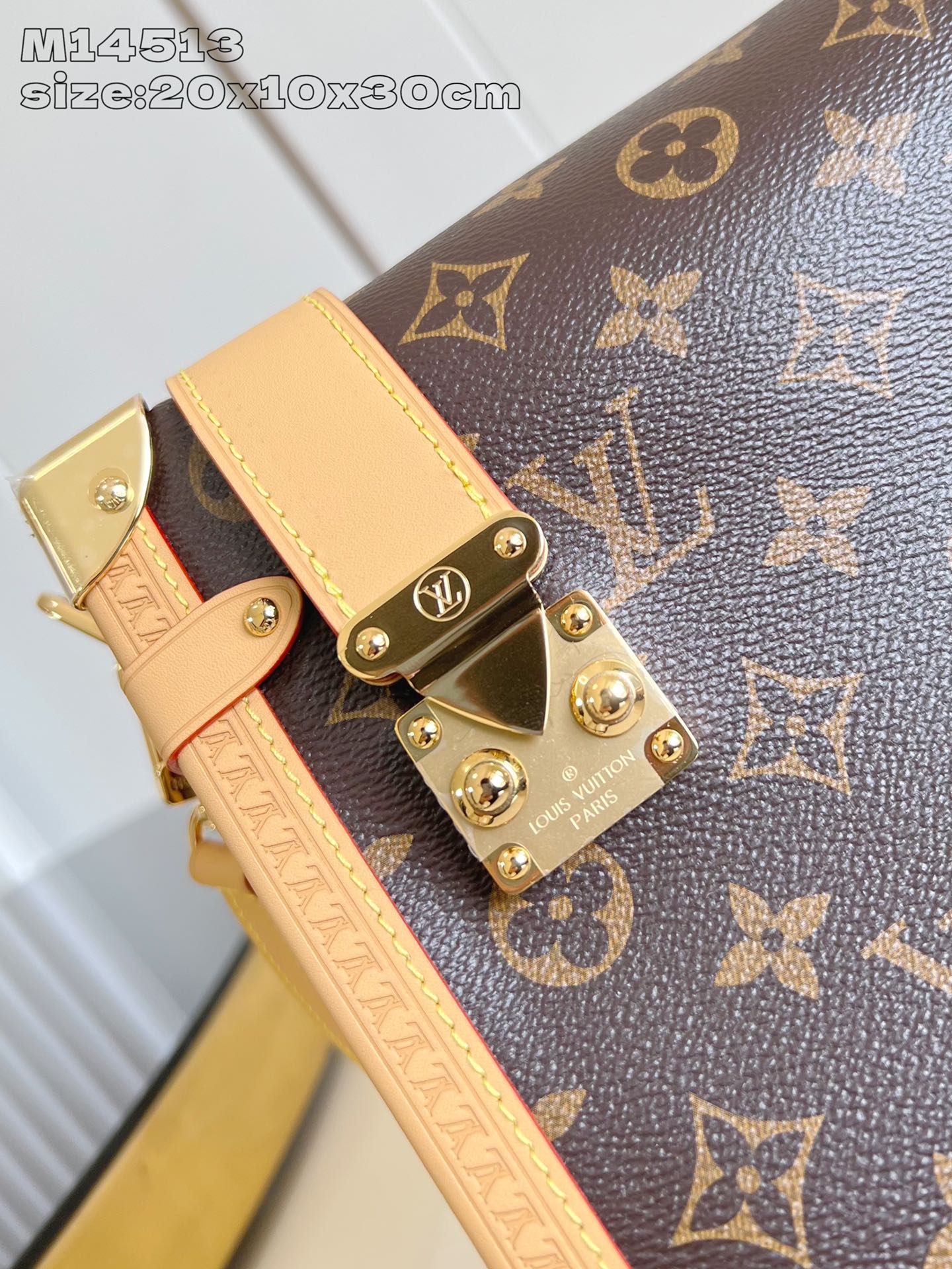 【顶级原单 M14513老花 】本款 Side Trunk 大号手袋为 Monogram 帆布勾勒撞色皮