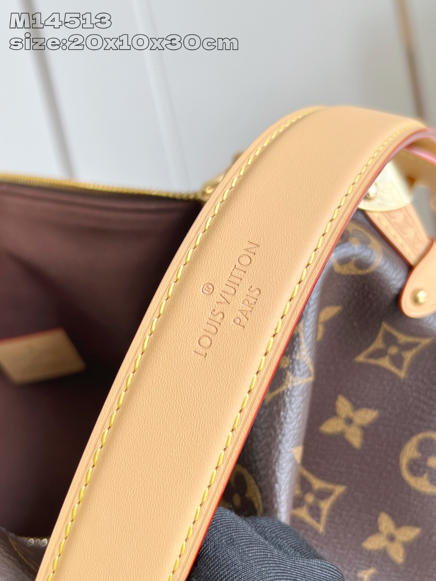 【顶级原单 M14513老花 】本款 Side Trunk 大号手袋为 Monogram 帆布勾勒撞色皮