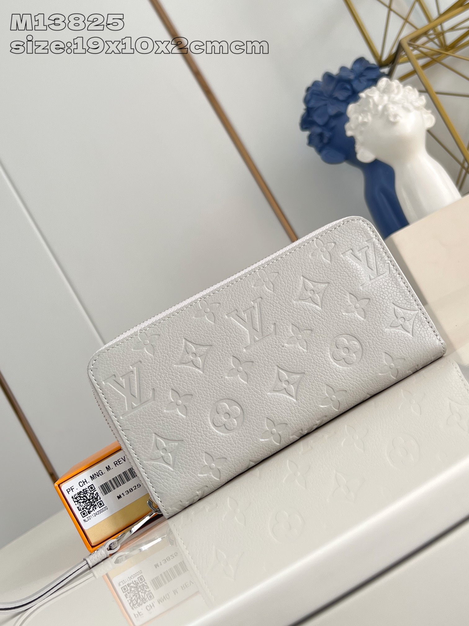 【顶级原单 M13825 】作为路易威登代表性作品之一，此款 Zippy 拉链钱夹由 Monogram 