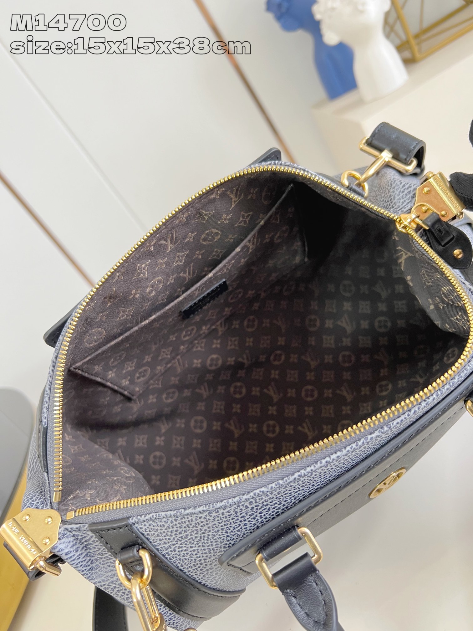 【顶级原单 M14700牛仔深蓝】M14702 本款 LV Biker 中号手袋瞩目亮相 2025 春夏