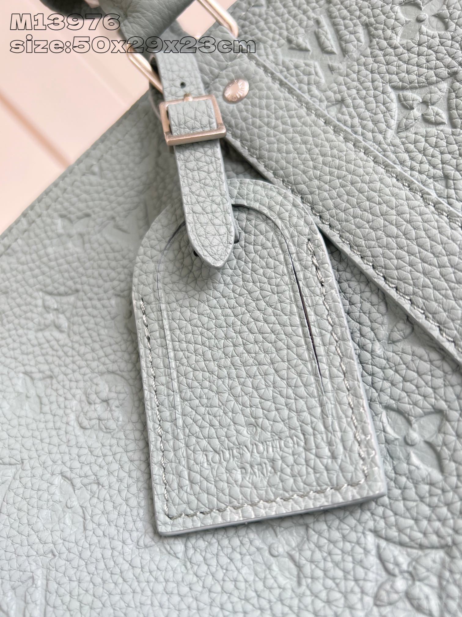 【顶级原单 M13976 】這款Keepall Bandoulière 50手袋以Taurillon M
