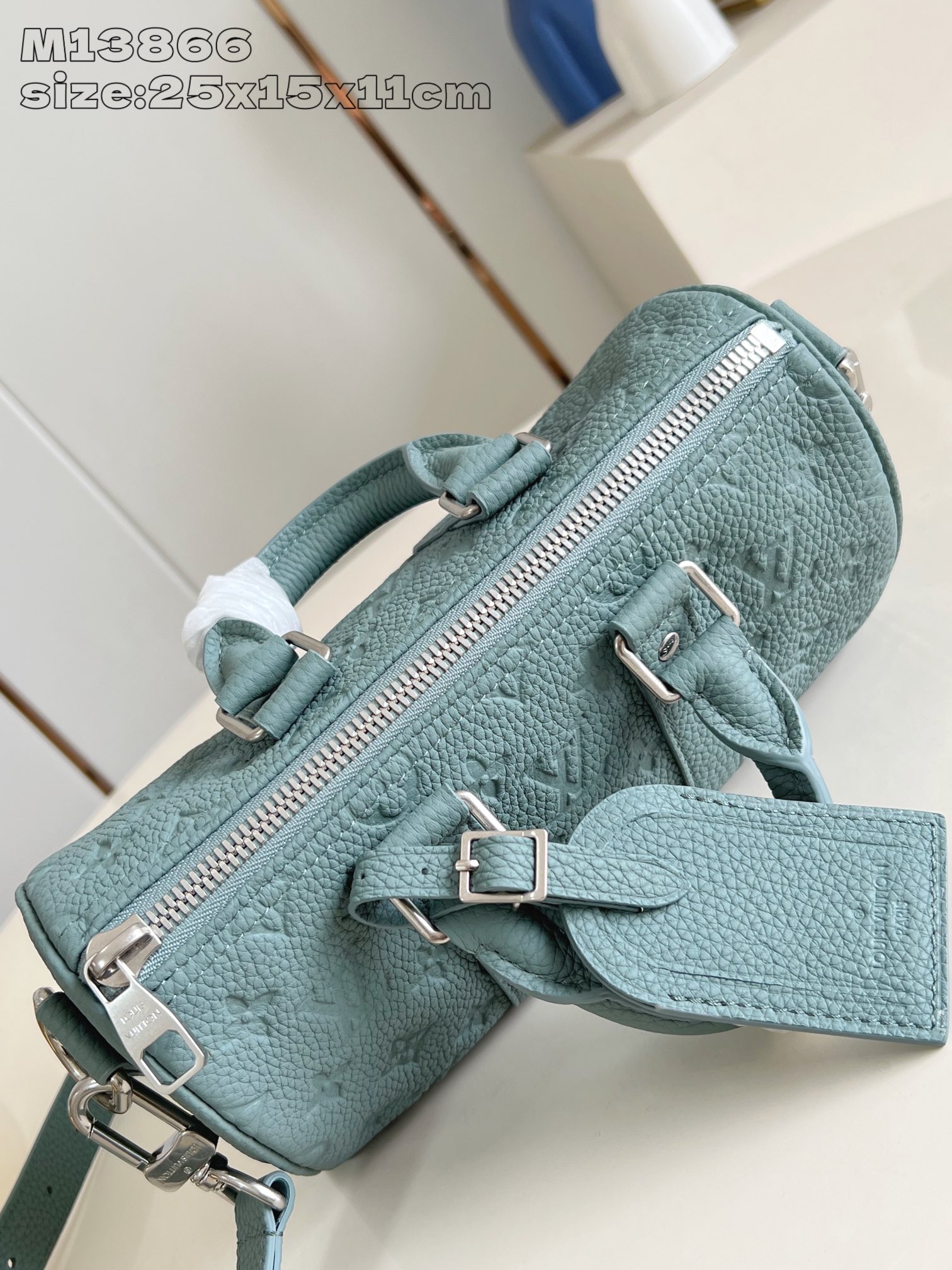 【顶级原单 M13866 】這款Keepall Bandoulière 25以Taurillon粒面皮革