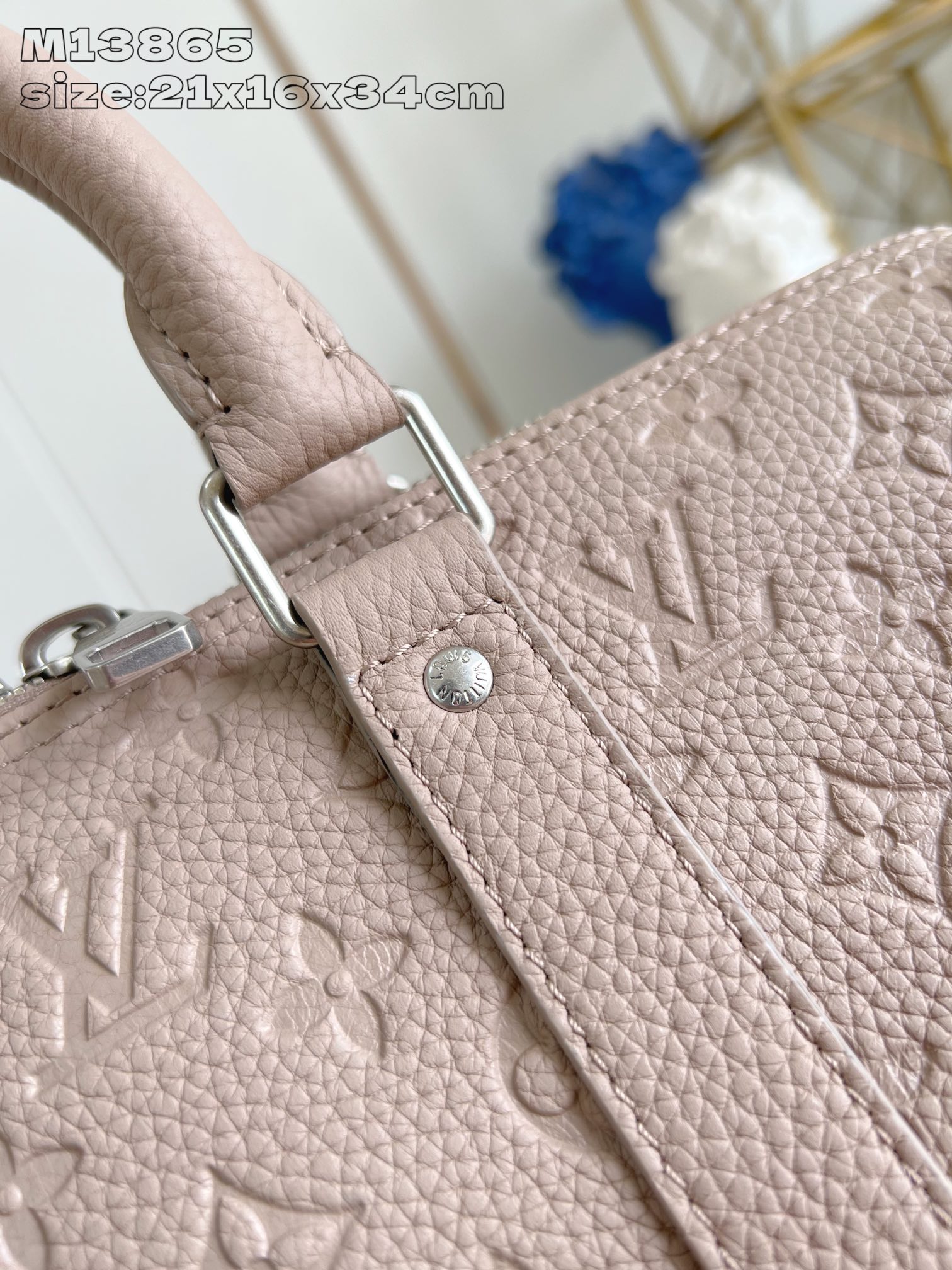 【顶级原单 M13865米黄 】本款 Keepall Bandoulière 35 中号手袋为 Taur
