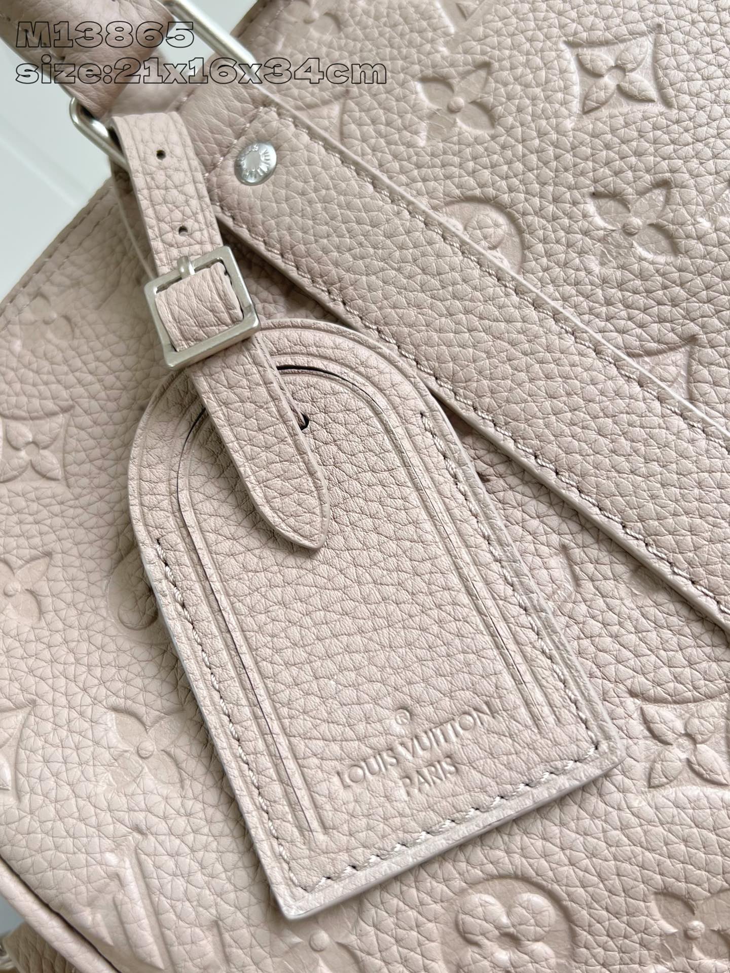 【顶级原单 M13865米黄 】本款 Keepall Bandoulière 35 中号手袋为 Taur