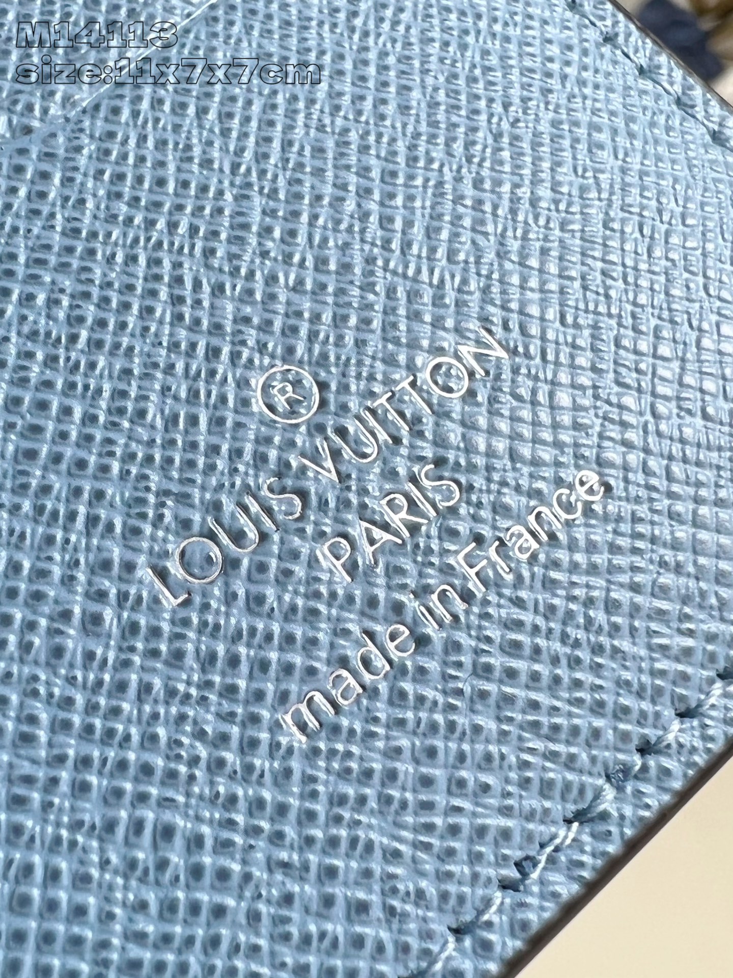 【顶级原单 M14113 】本款口袋钱夹见证 Monogram 帆布与 Taïga 皮革的春日邂逅，以牛